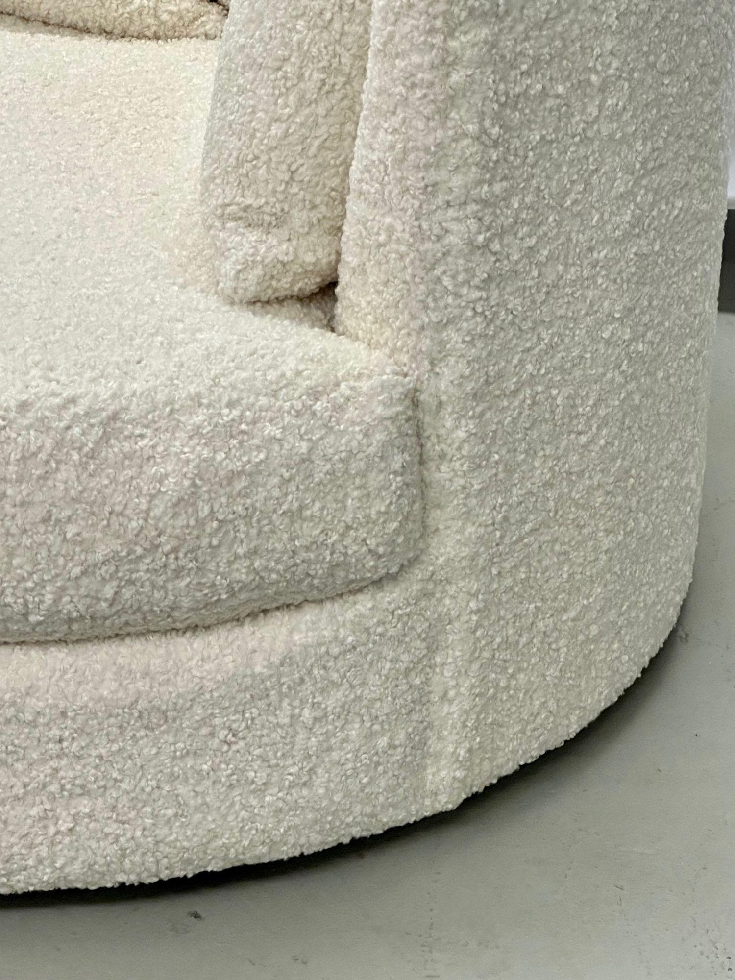 Mid-Century Modern Style Oversized White Boucle Swivel / Lounge Chair In Good Condition For Sale In Stamford, CT