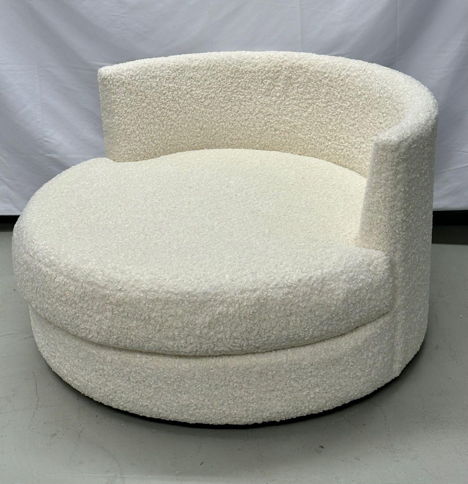 Contemporary Mid-Century Modern Style Oversized White Boucle Swivel / Lounge Chair For Sale