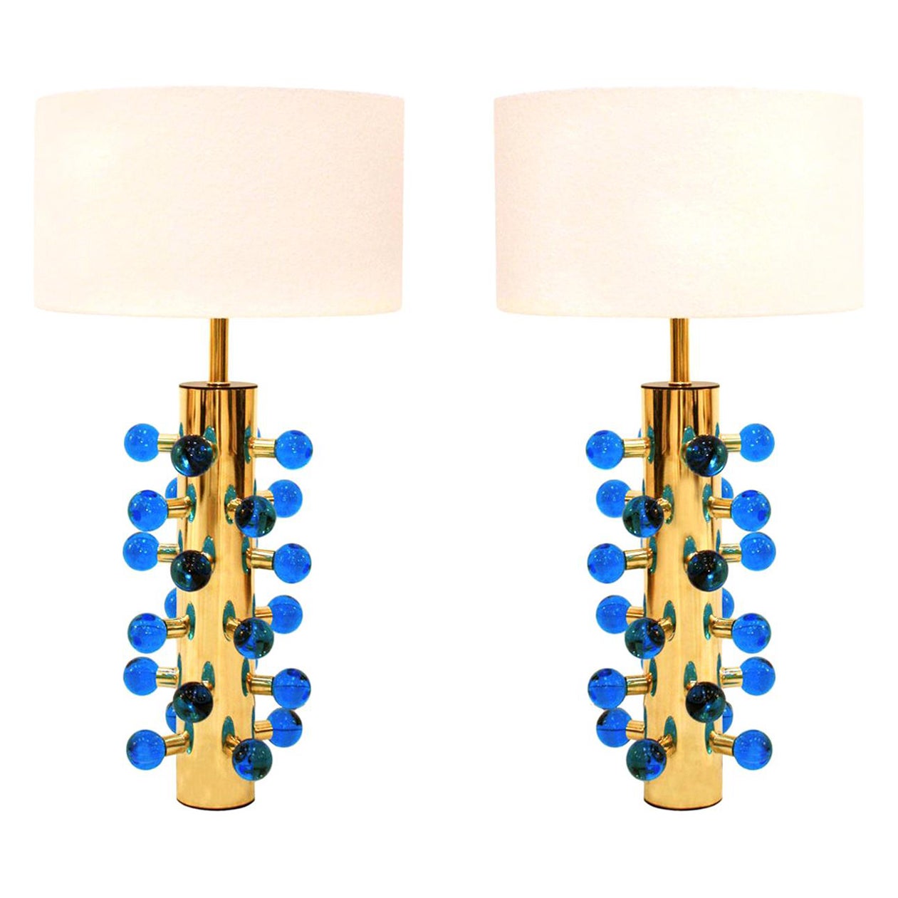 Pareja de lámparas de sobremesa italianas de latón y cristal de Murano azul de estilo moderno de mediados de siglo