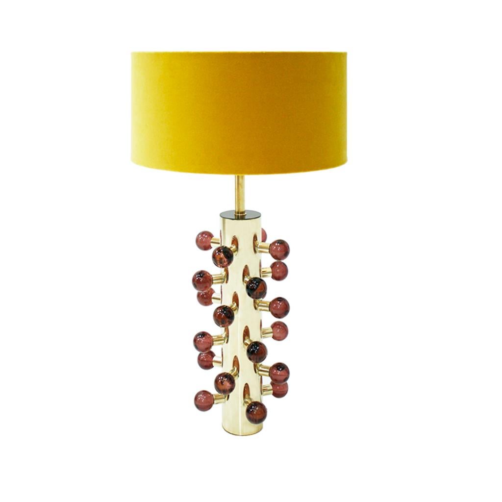 Mid-Century Modern Style Pair of Brass and Burgundy Murano Glass Table Lamps In Good Condition For Sale In Madrid, ES