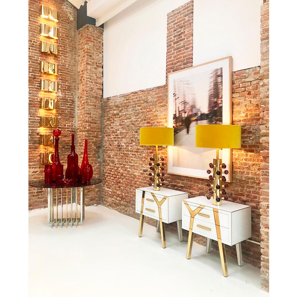 Laiton Paire de lampes de table en laiton et verre de Murano de style The Moderns en vente