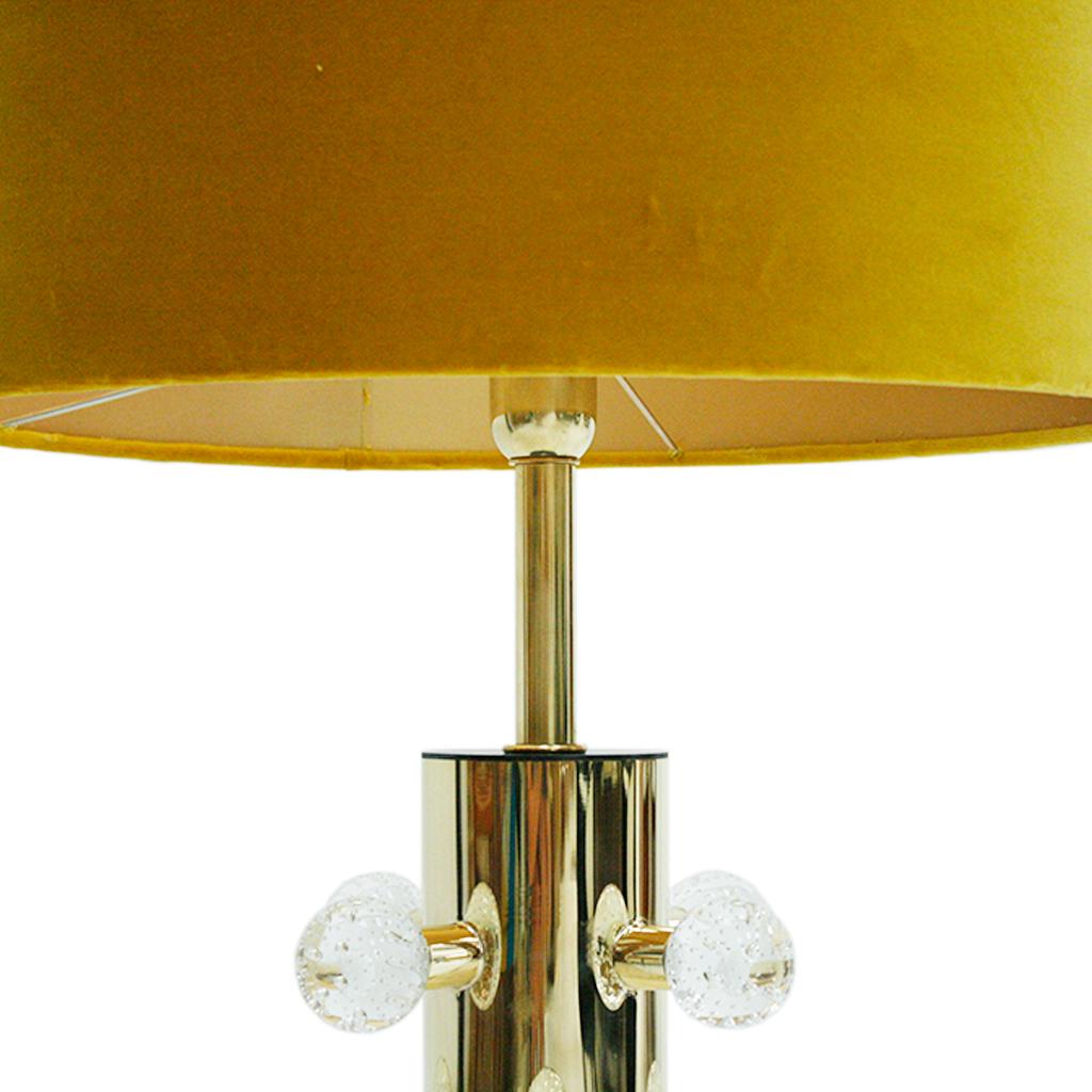Contemporary Mid-Century Modern Pair of Sculptural Clear Murano Glassand Brass Table Lamps For Sale