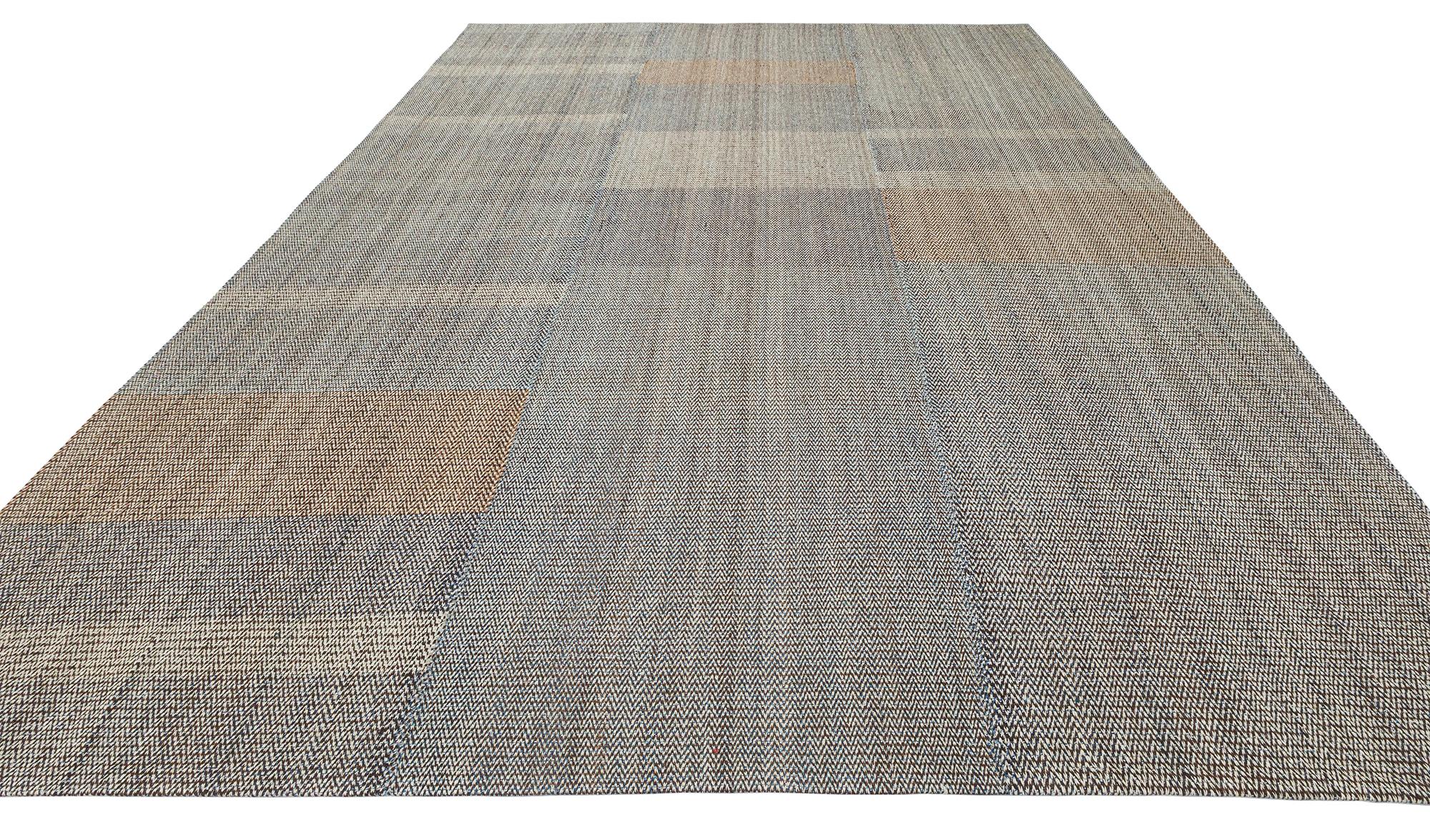 Mid-Century Modern Style Pelas Charmo Flatweave Rug In New Condition For Sale In New York, NY
