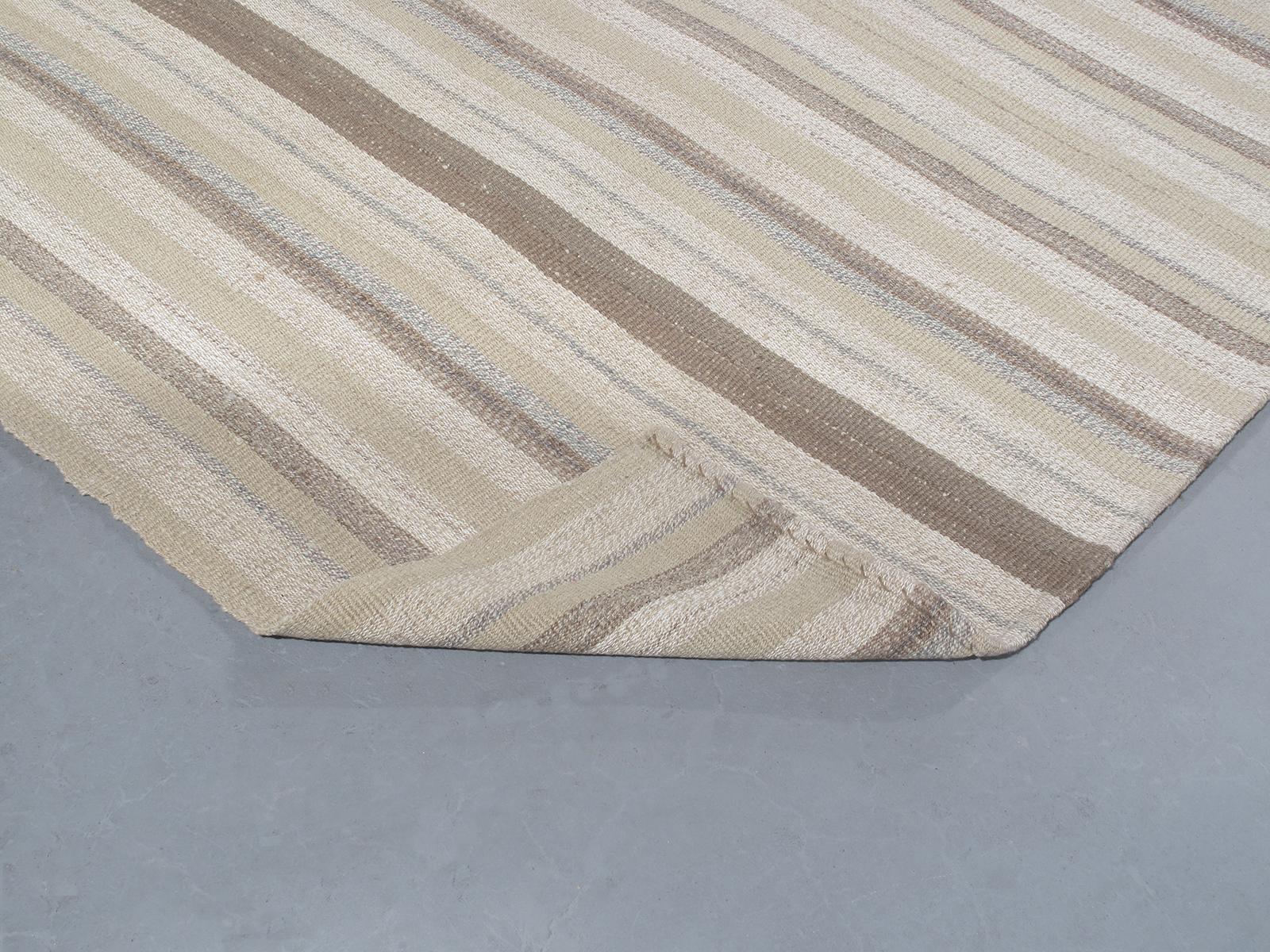 Mid-Century Modern Style Pelas Flat-Weave Stripe Rug In New Condition For Sale In New York, NY