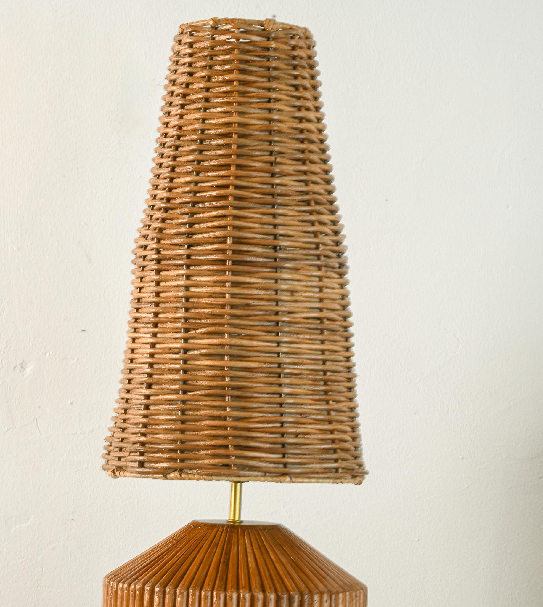 Philippin Lampe de table en osier, style The Modernity, en forme de canne à pêche en vente