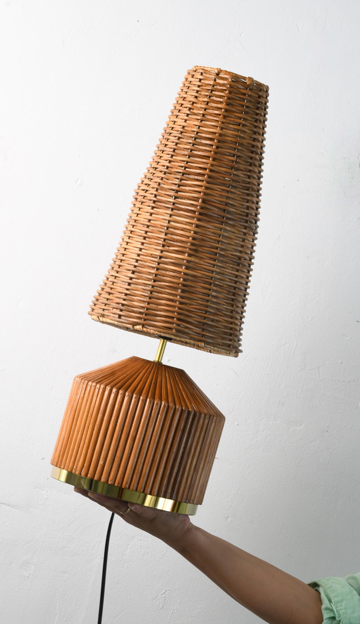 Fait main Lampe de table en osier, style The Modernity, en forme de canne à pêche en vente