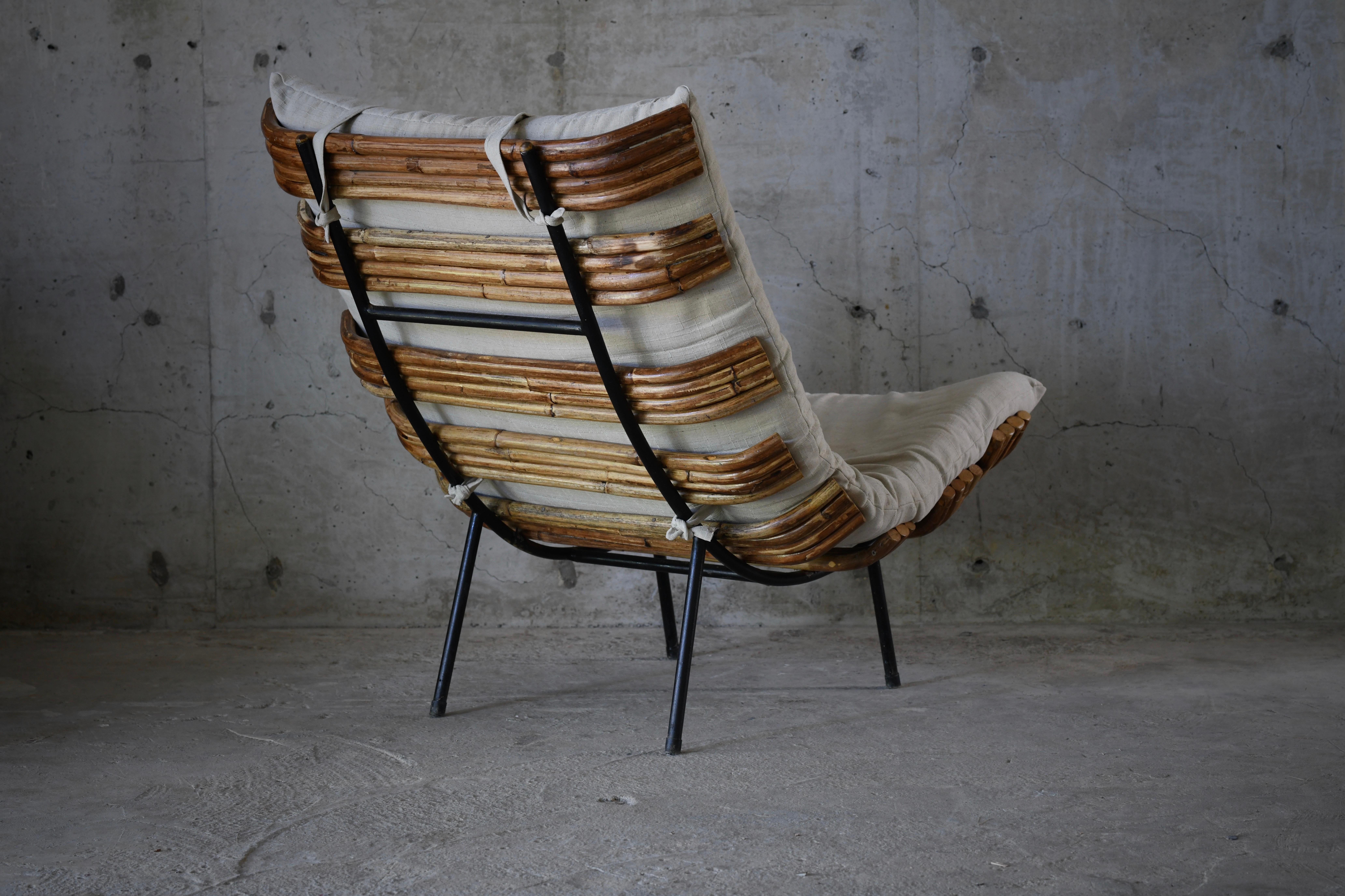 Hand-Crafted Mid-Century Modern Style Rattan Lounge Chair For Sale