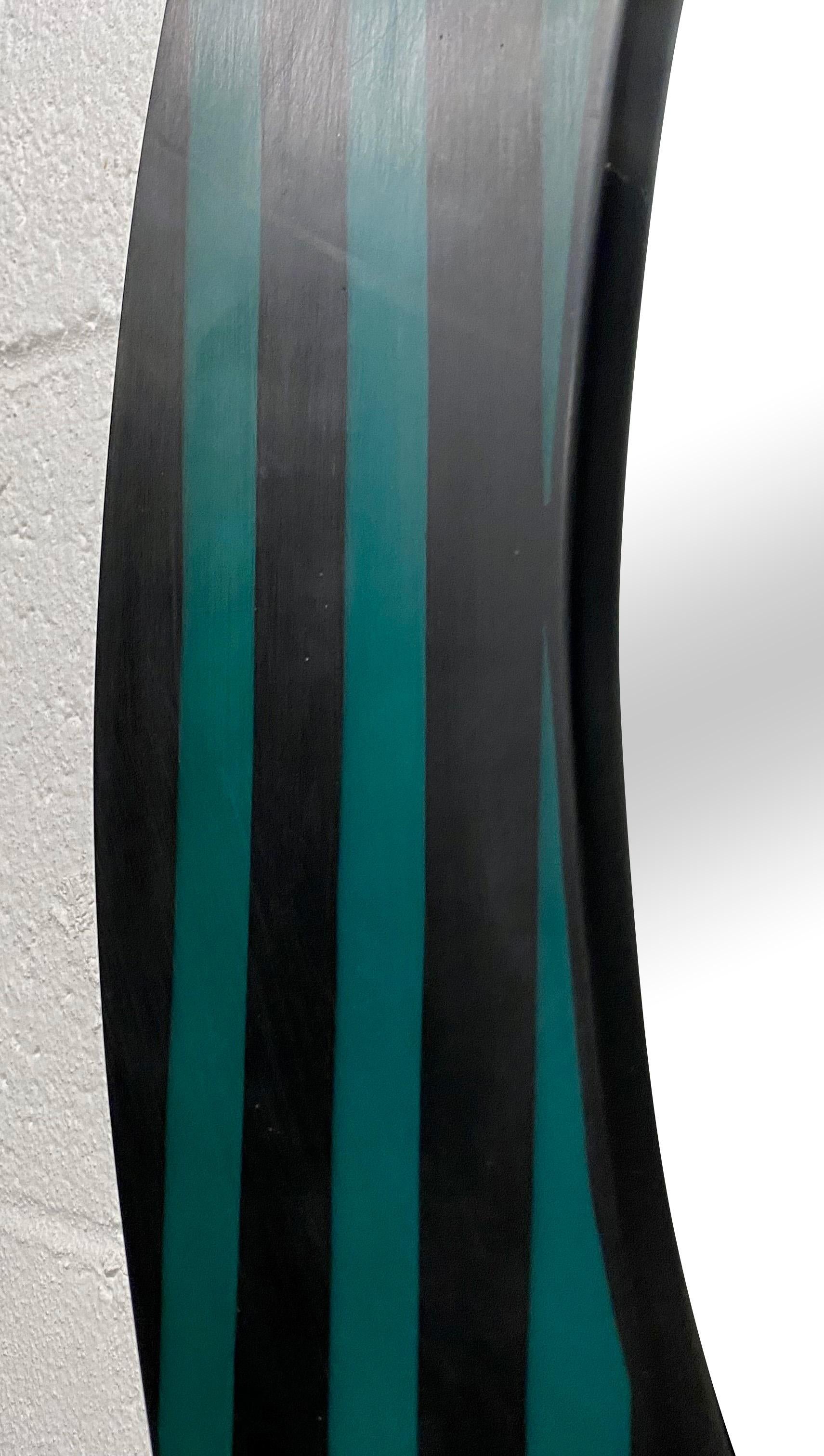 Mid-Century Modern Style Resin Round Mirror in  Emerald and Ebony , a Set of 3 For Sale 6