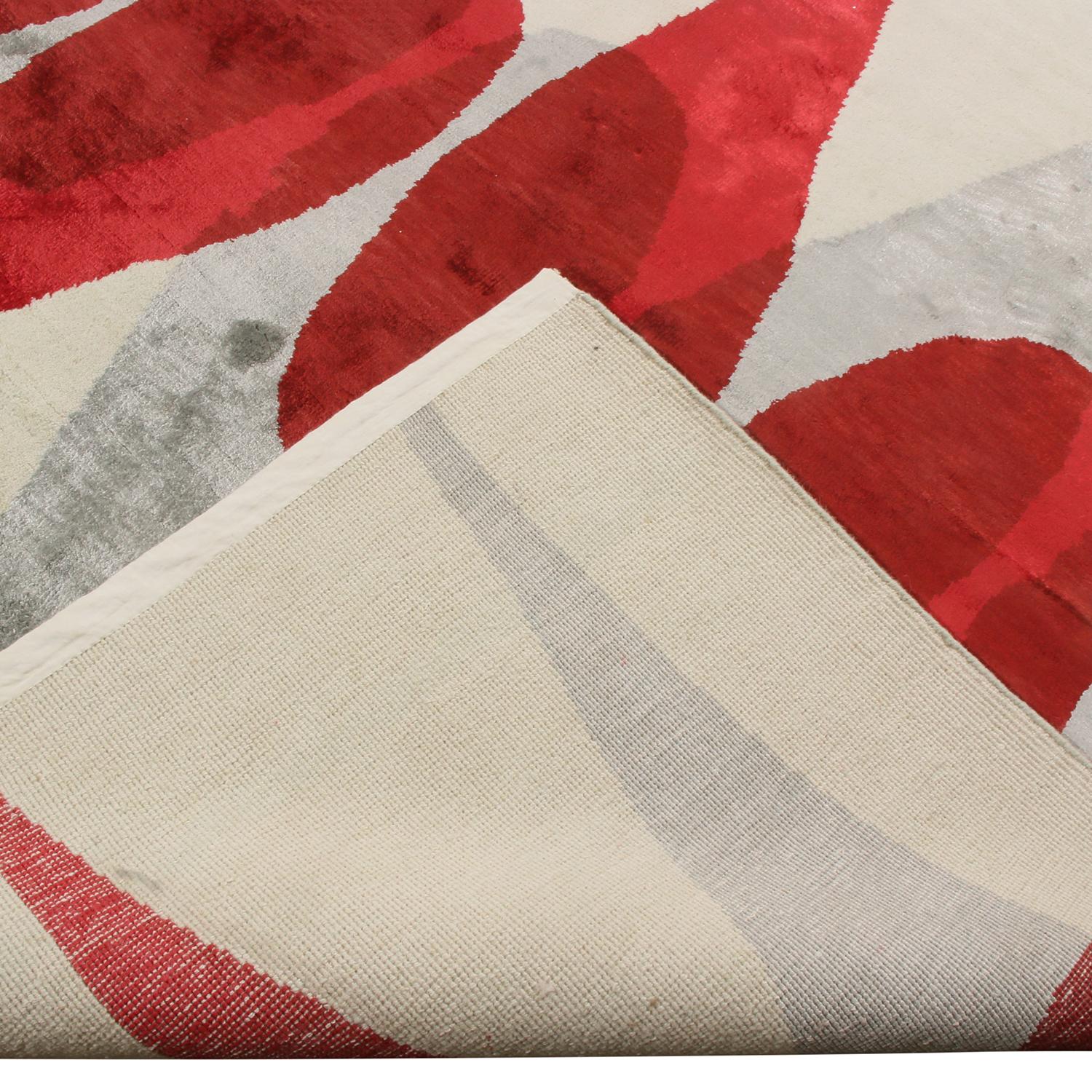 Tappeto in stile moderno del Medioevo, rosso, bianco - Boobyalla No. 2 di Rug & Kilim In condizioni Nuovo in vendita a Long Island City, NY