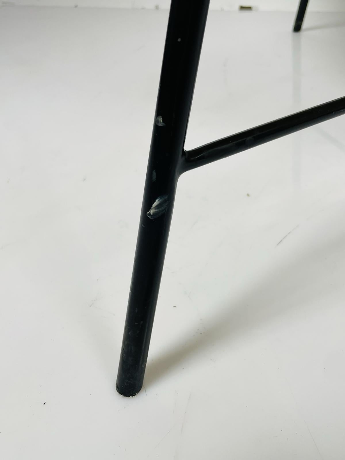 Mid Century Modern Style Scoop Chair im Angebot 4