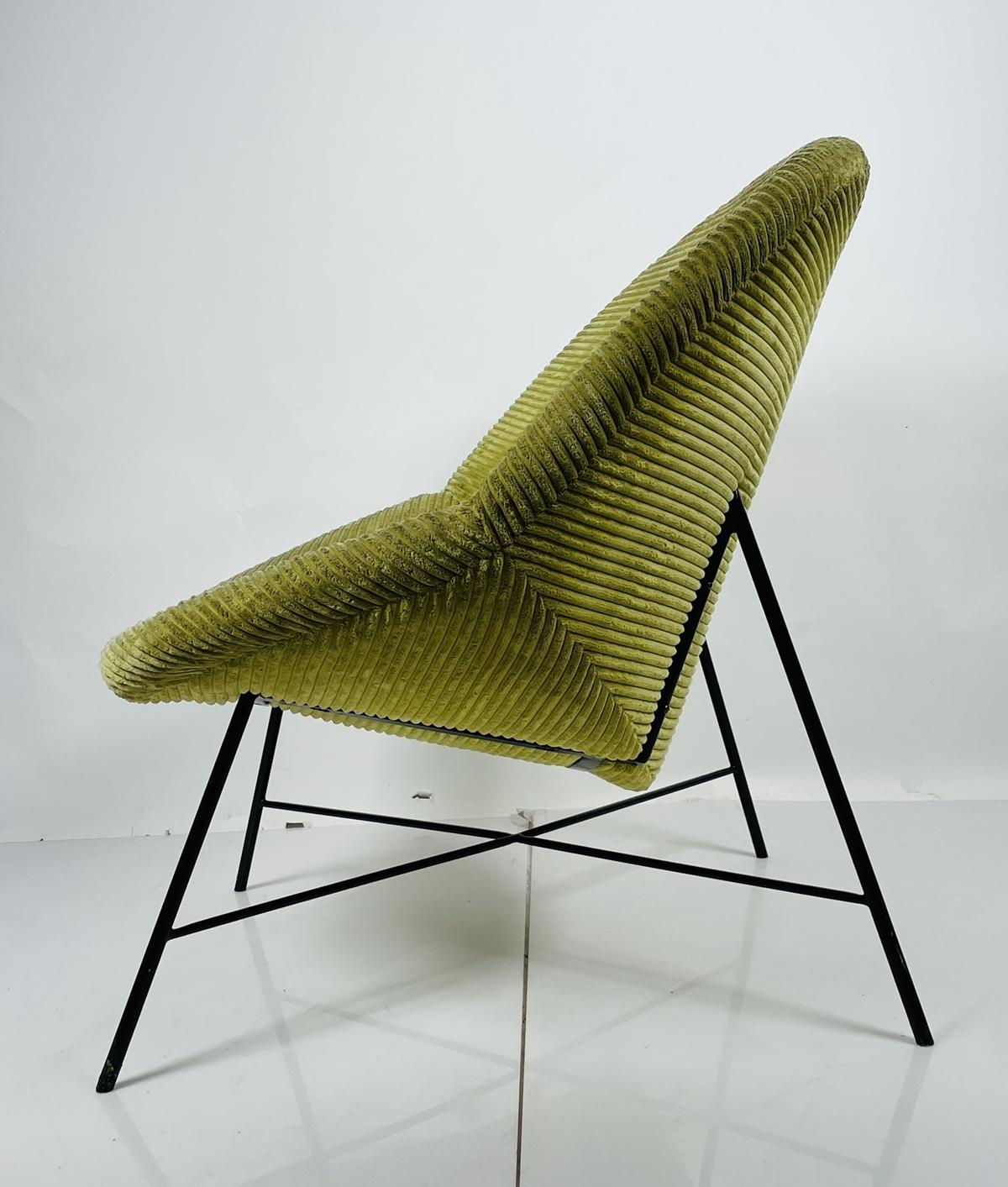 Late 20th Century Mid-Century Modern Style Scoop Chair For Sale