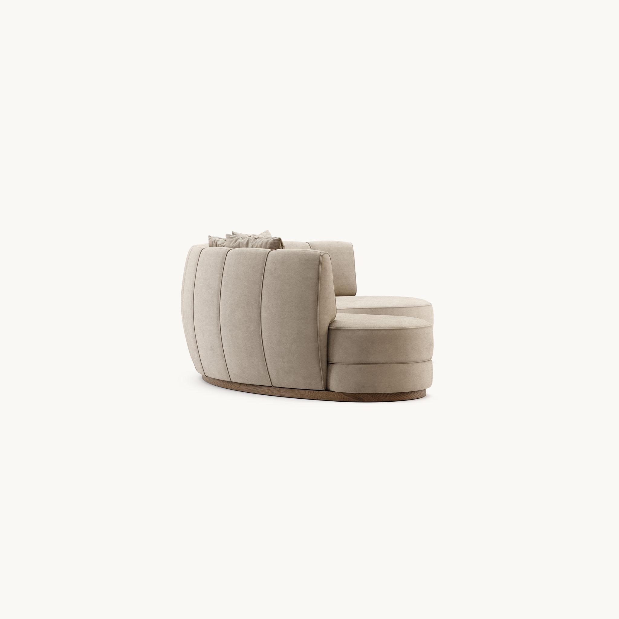 Canapé sculptural de style moderne du milieu du siècle dernier en velours chocolat en vente 2
