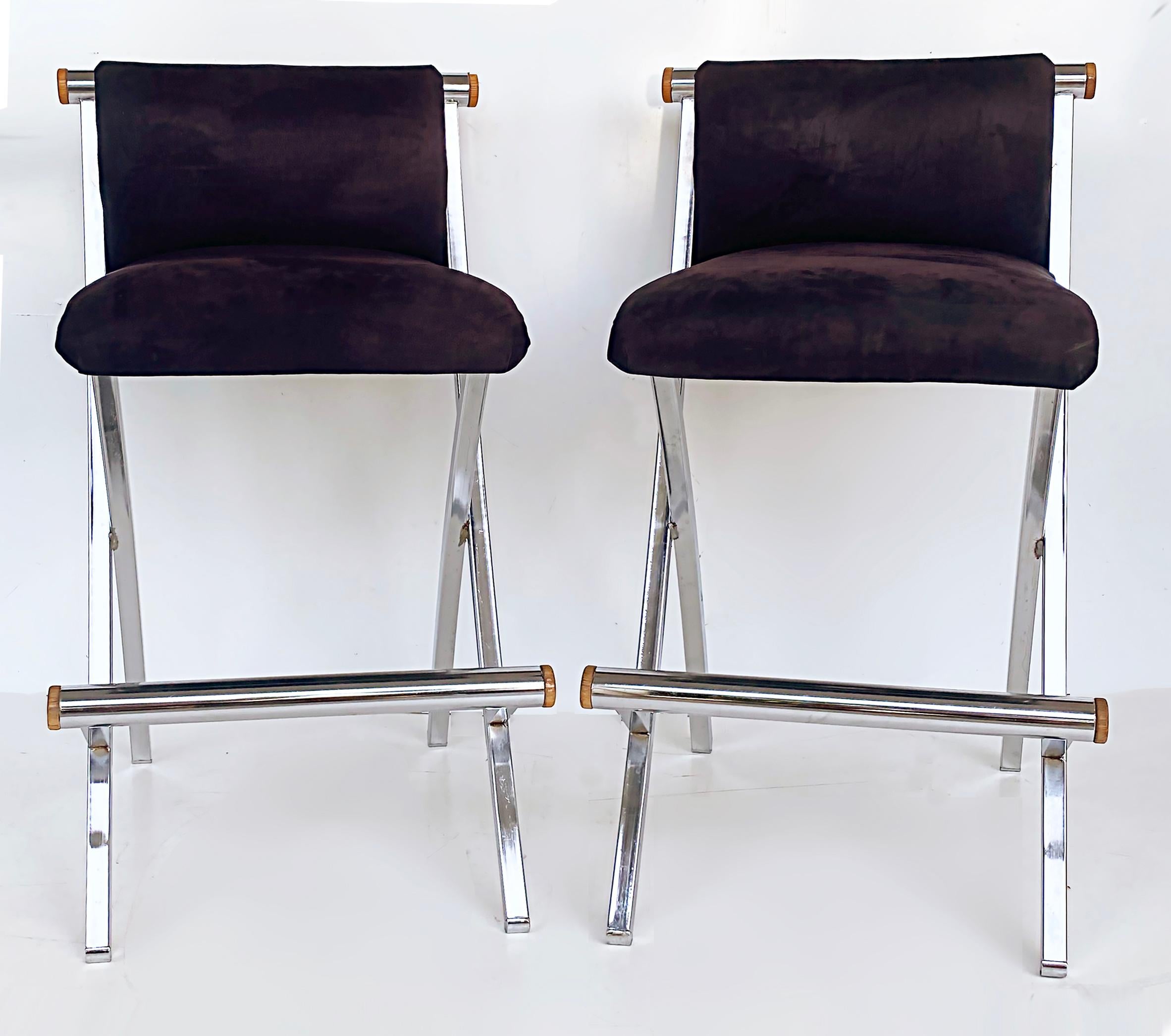 Midcentury Style Daystrom Set of 4 Chrome Bar Stools, Wood, Ultrasuede

Offered for sale is a set of four Mid-Century Modern-style vintage barstools circa 1980 made by Daystrom Furniture. This set of stools has chrome X-framed bases with