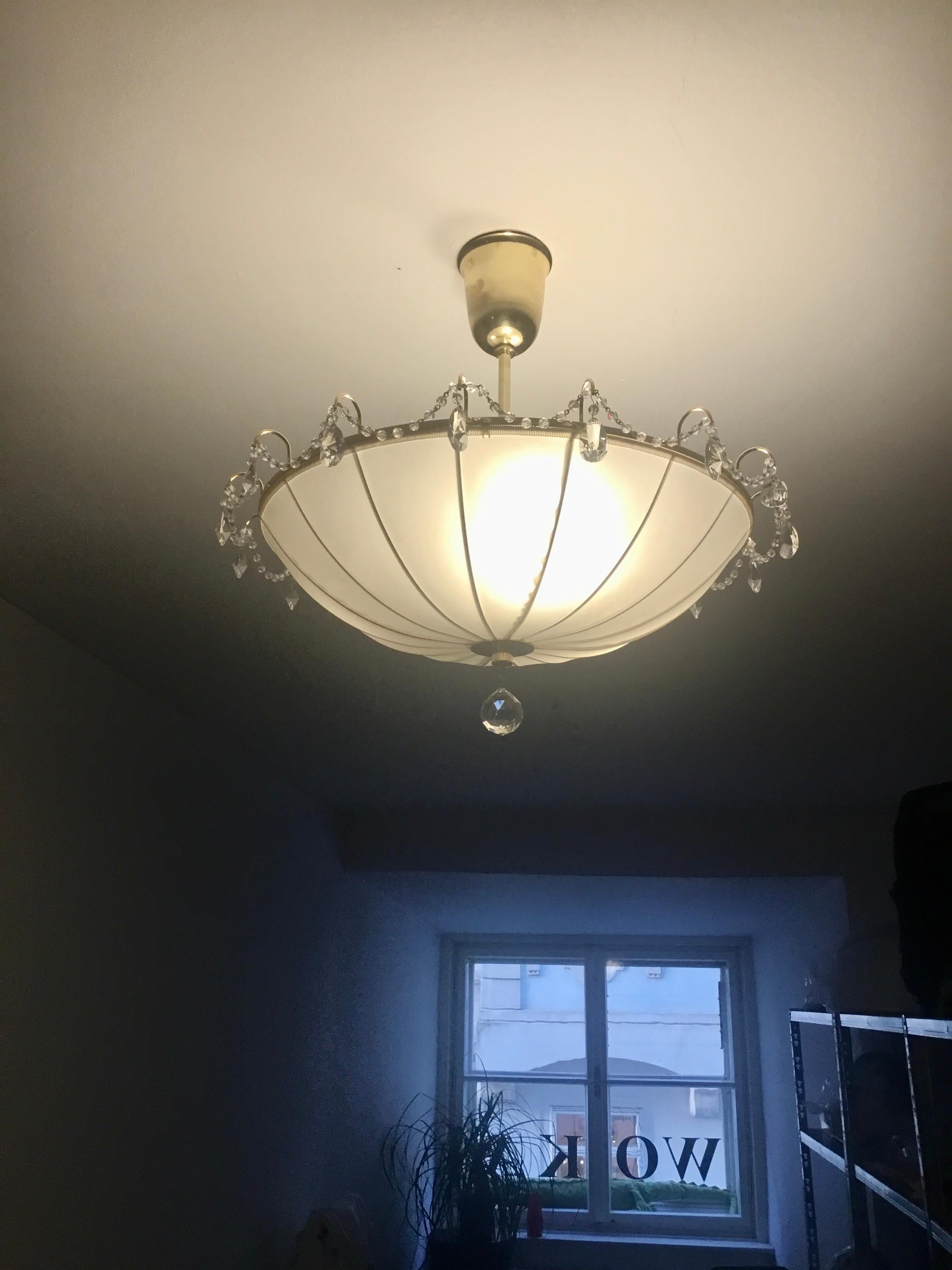 Mid-Century Modern Lustre Umbrella en soie et verre de cristal de style The Modernity, Re-Edition en vente