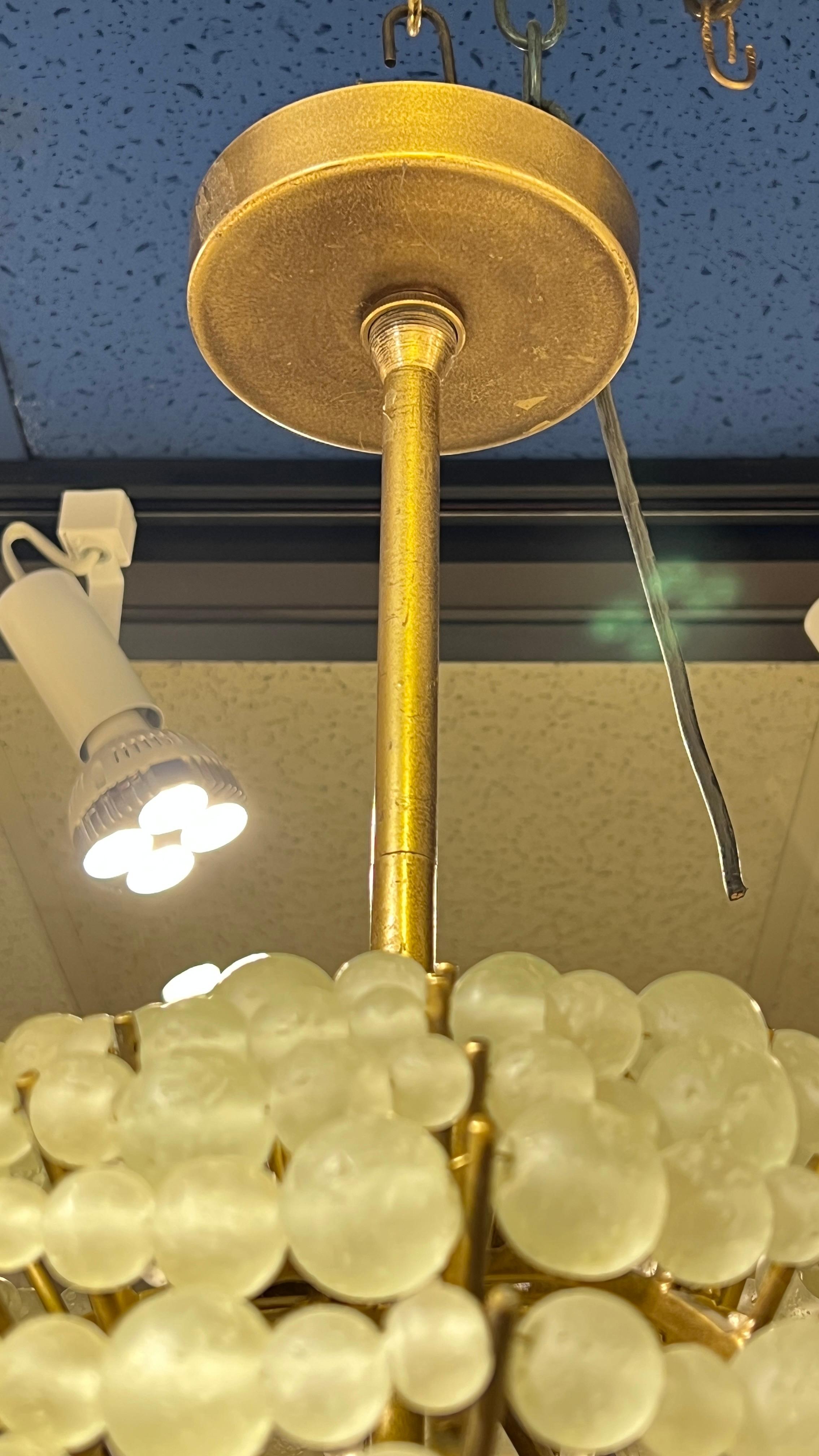 Mid century modern style Spherical Glass Bead and Brass Chandelier en vente 2