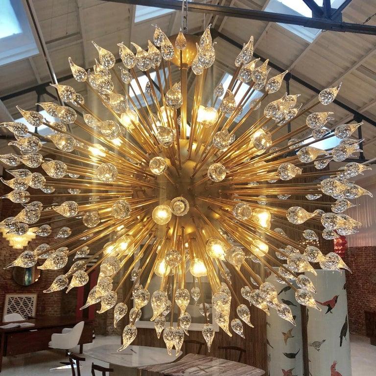 Contemporary Mid-Century Modern Style Sputnik Murano Glass and Brass Italian Chandelier For Sale