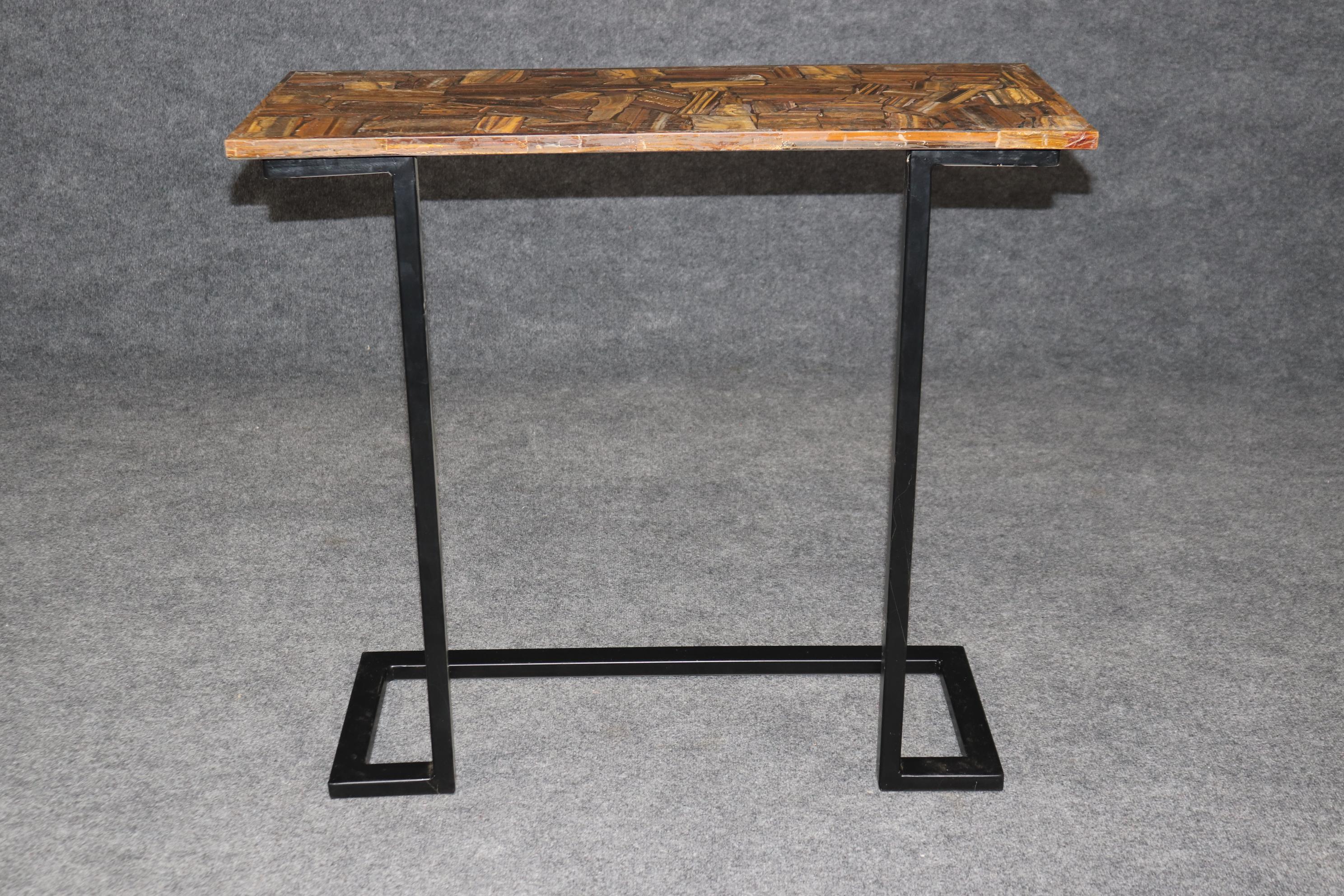 Mid Century Modern Style Tiger's Eye Furnier und Metall Konsolentisch (Unbekannt) im Angebot