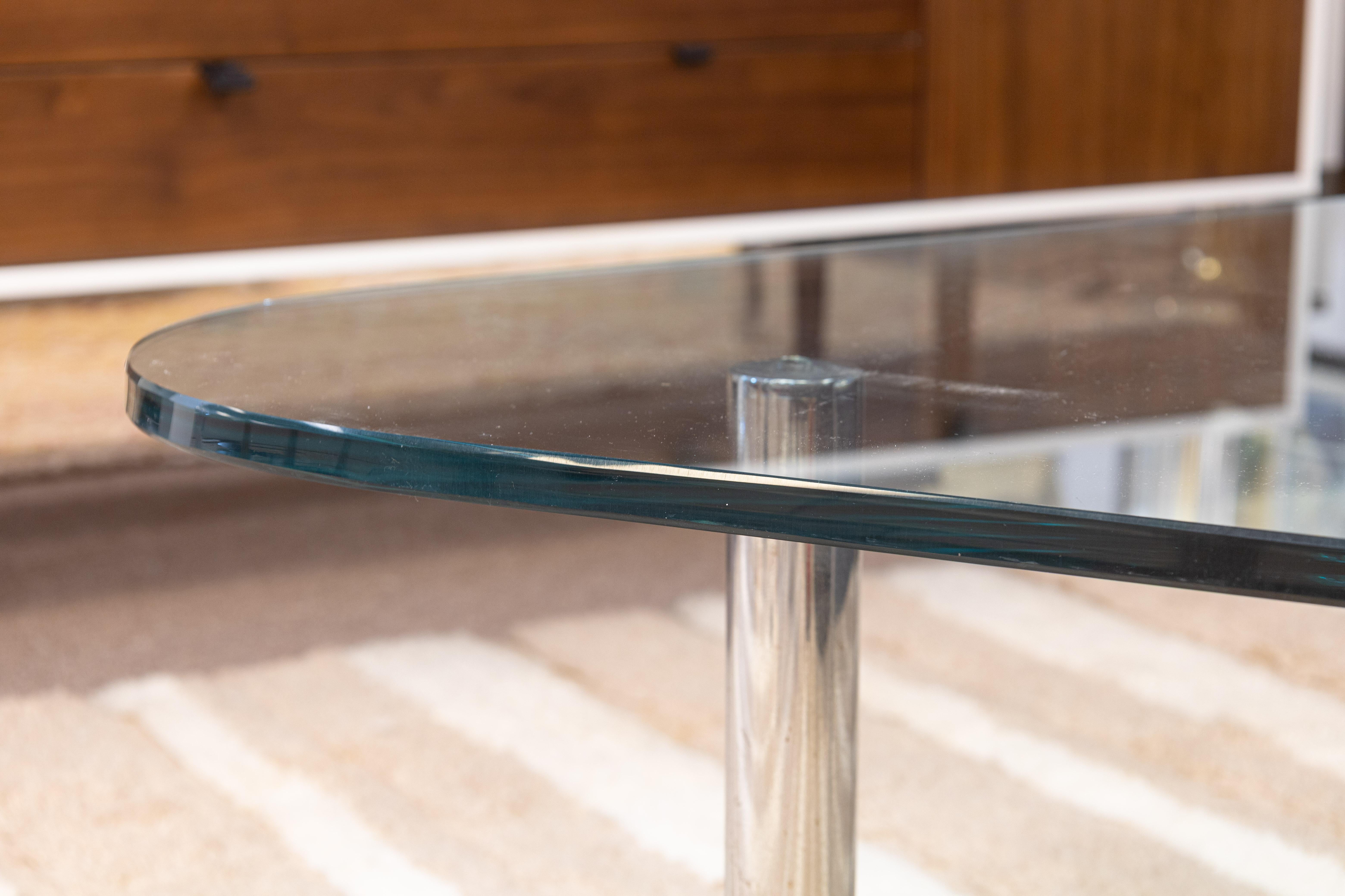 Mid Century Modern Style Tubular Chrome and Glass Kidney Shaped Coffee Table In Good Condition For Sale In Keego Harbor, MI