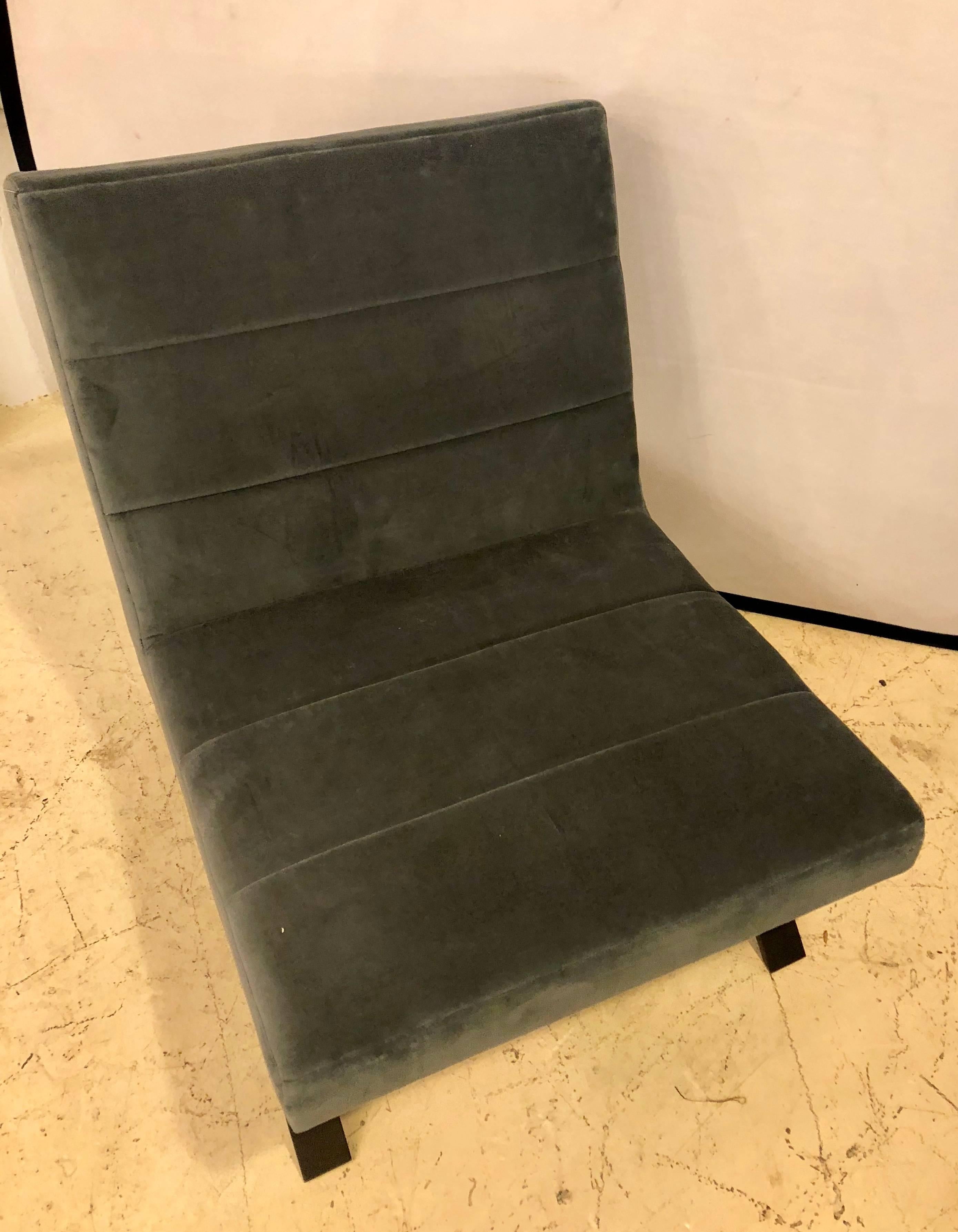 Mid-Century Modern Style Velvet Side Chair In Good Condition In Stamford, CT