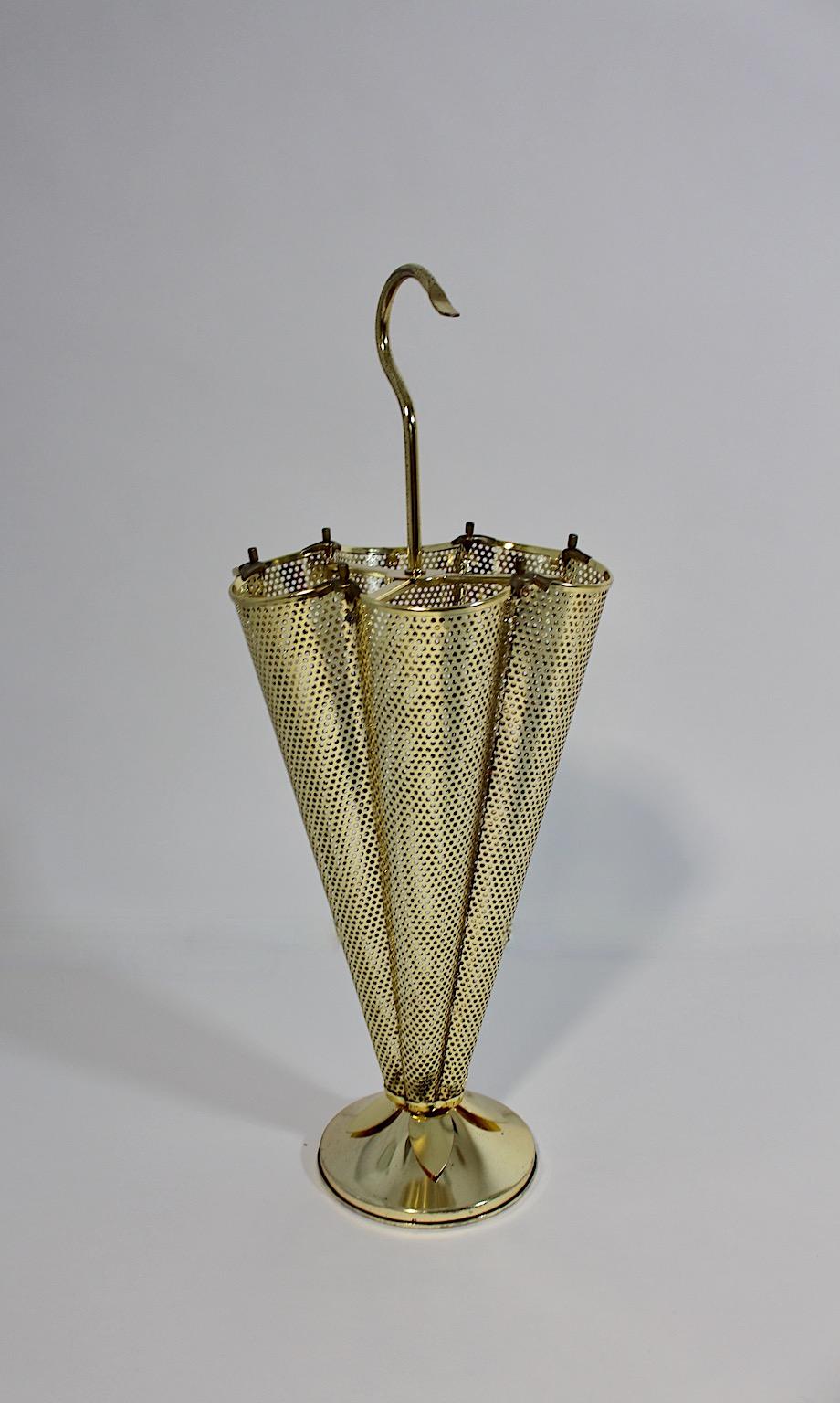 Mid Century Modern Style Vintage Golden Brassed Umbrella Stand Cane Holder 1980s In Good Condition For Sale In Vienna, AT