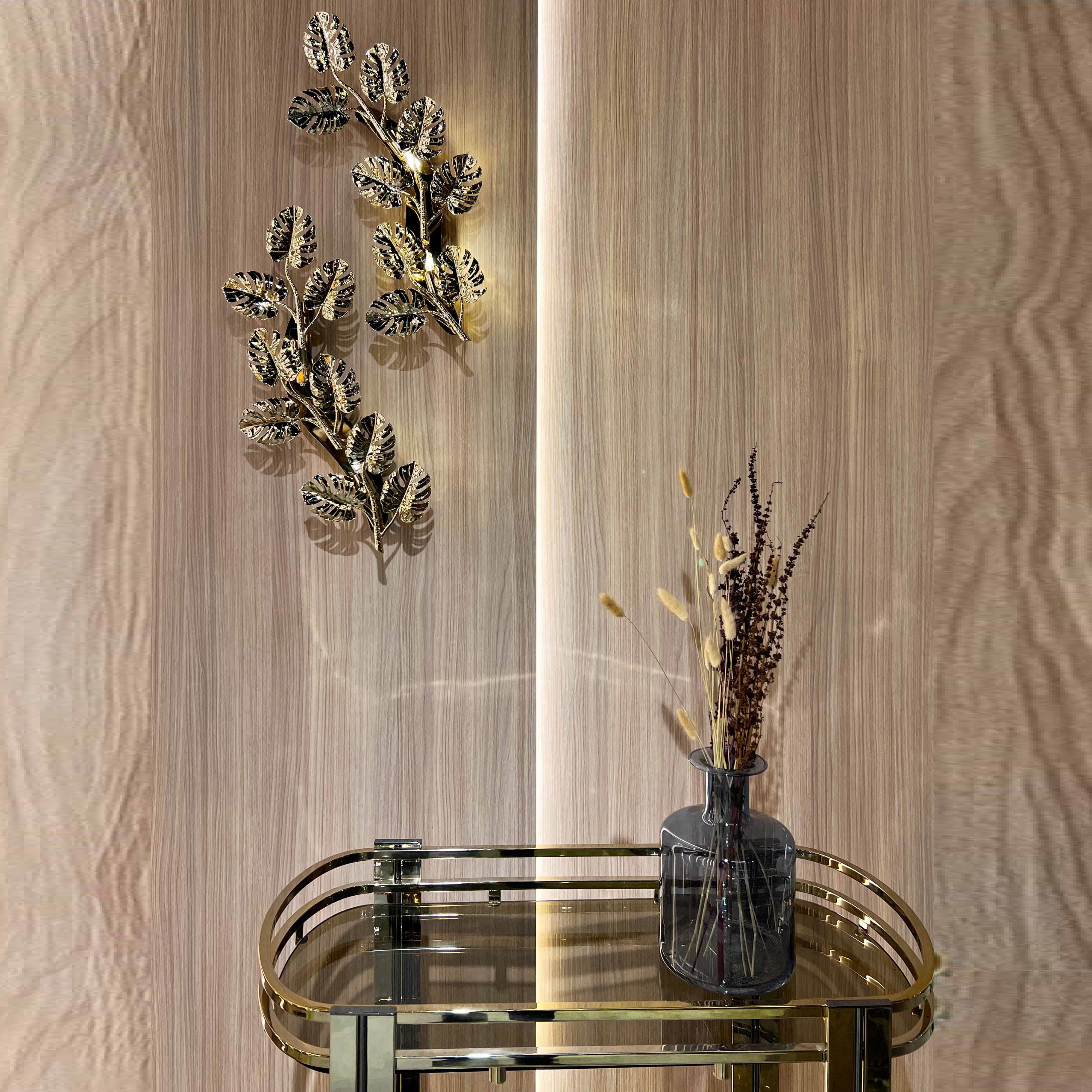 European Mid-Century Modern Style Wall Light In Gold-Plated Brass Leaves, Set Of 2 For Sale