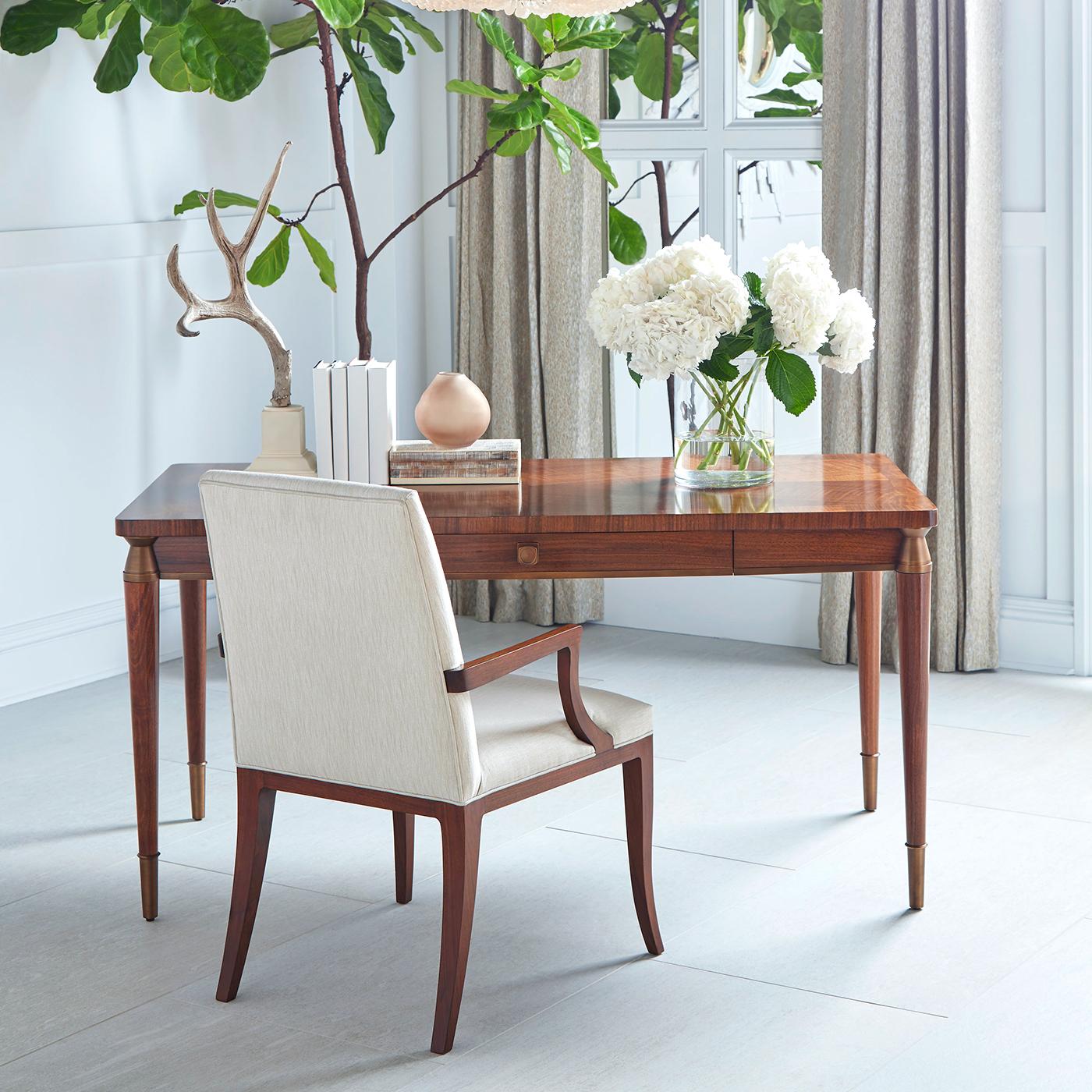 Scrivania in noce in stile metà secolo moderno in vendita 2