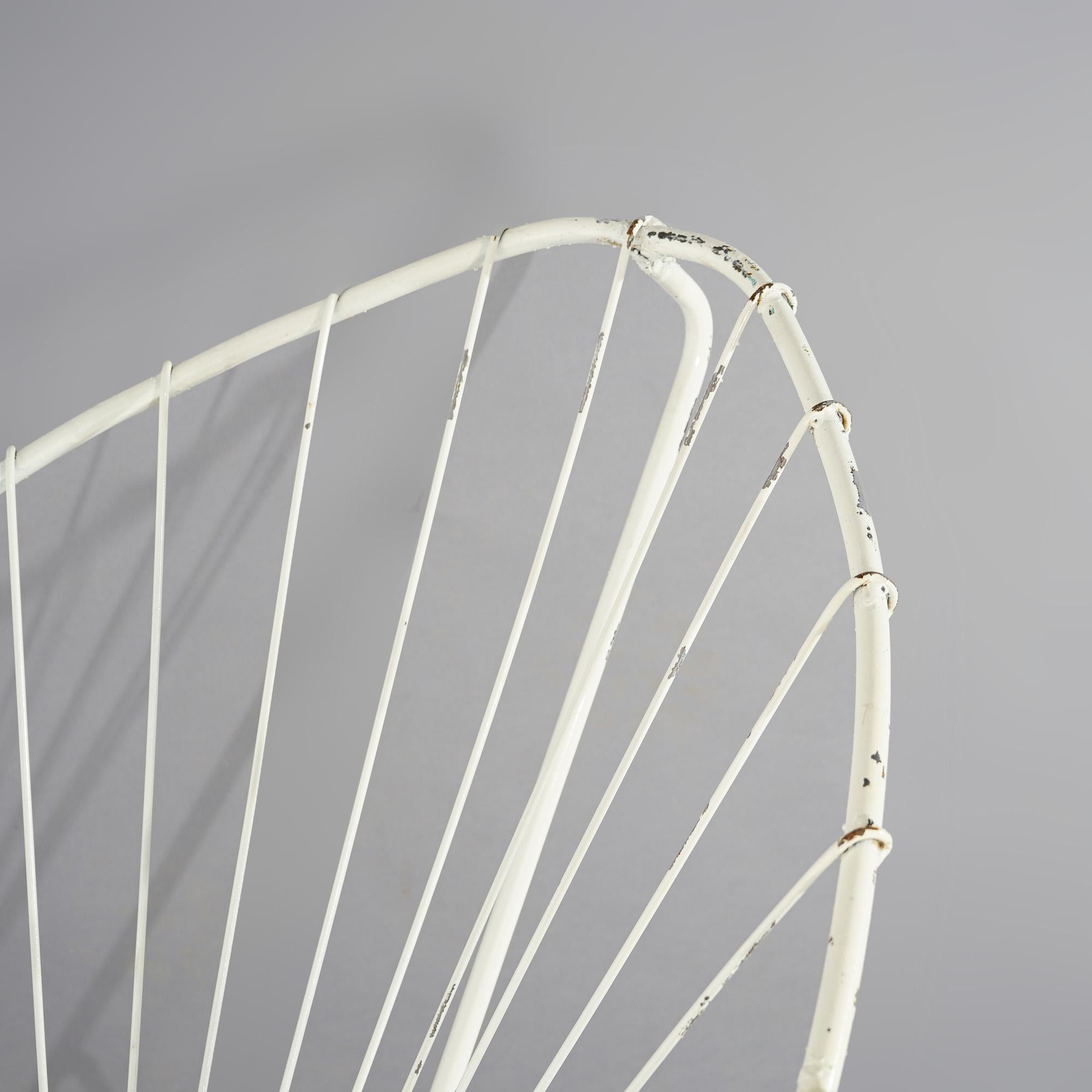 Mid Century Modern Style Wire Egg Garden Chair 20th Century In Good Condition In Big Flats, NY