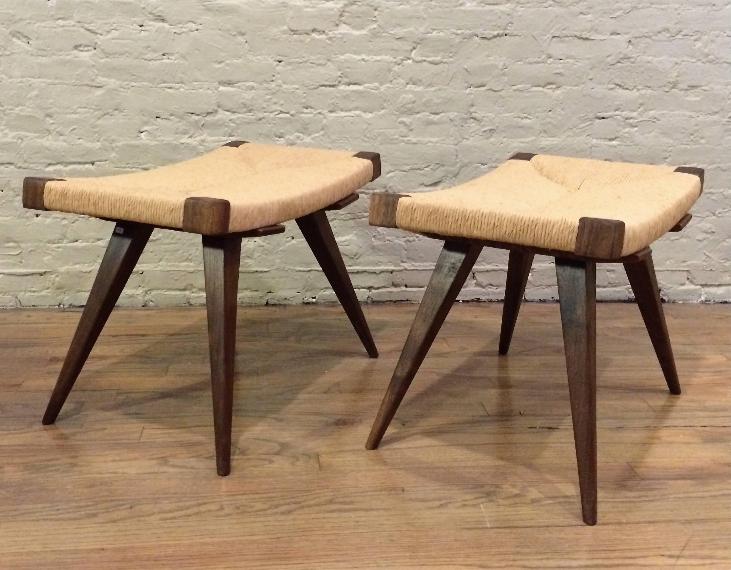 Mid-Century Modern Style Woven Rush Ottomans In Good Condition For Sale In Brooklyn, NY
