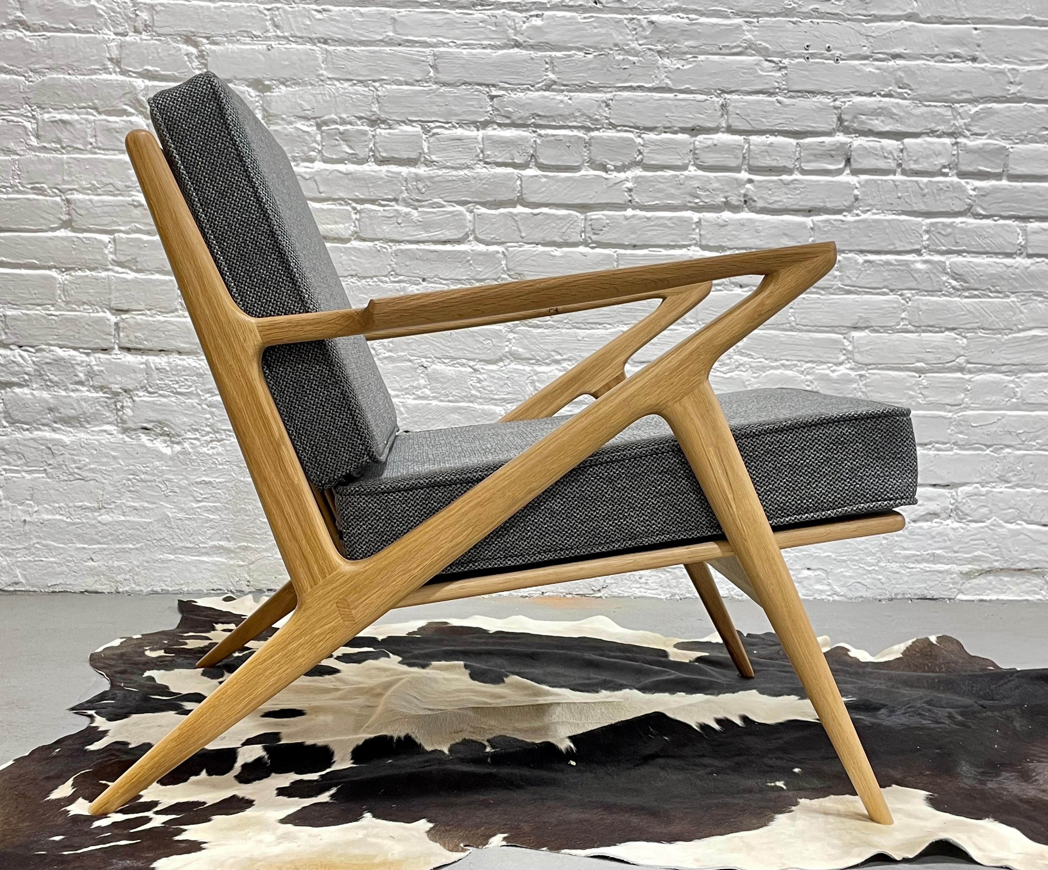 Paire de chaises longues en chêne fabriquées à la main dans un style moderne du milieu du siècle dernier en vente 4