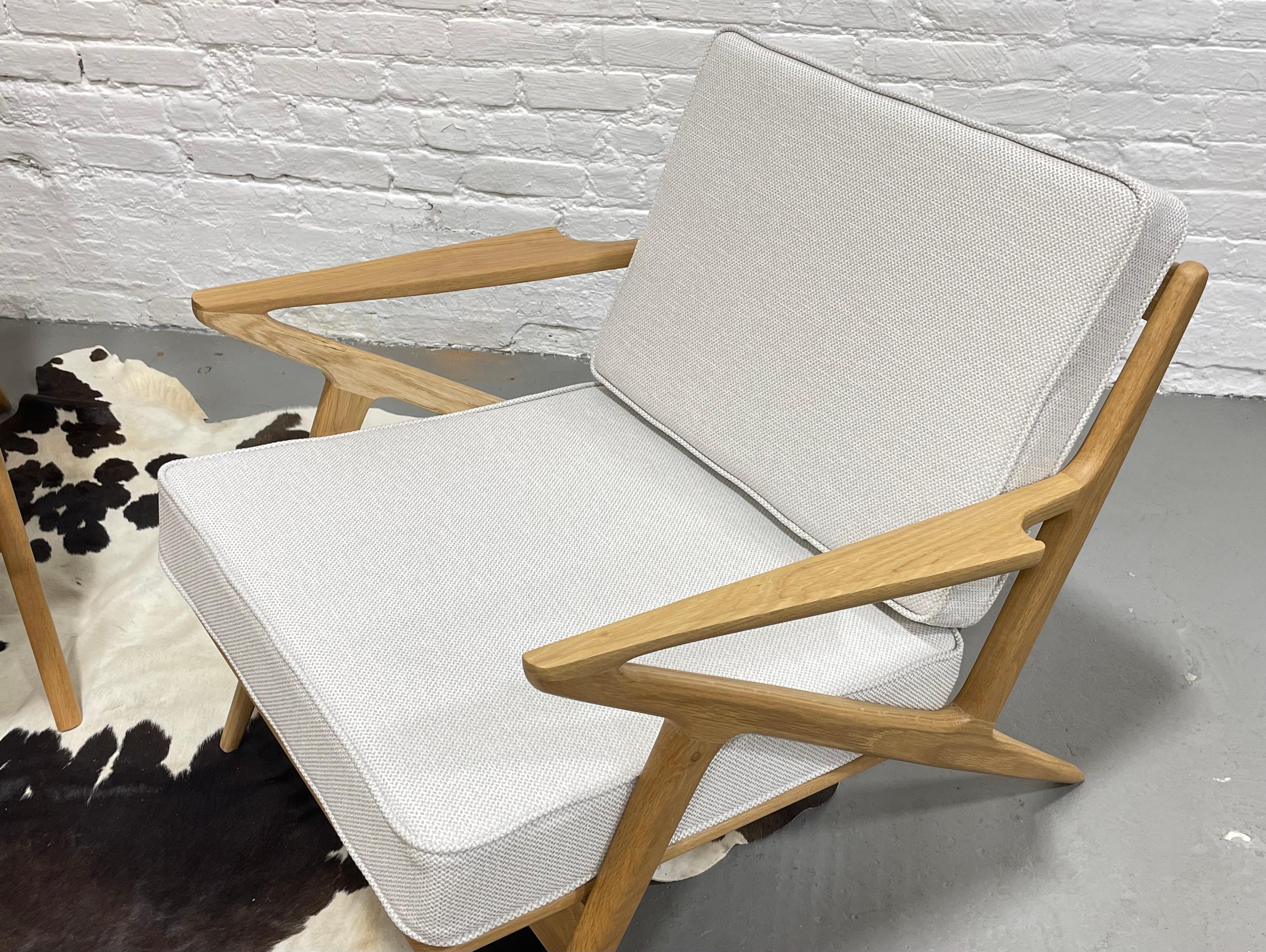 Chaises de salon en chêne de style moderne du milieu du siècle, faites à la main, une paire en vente 2