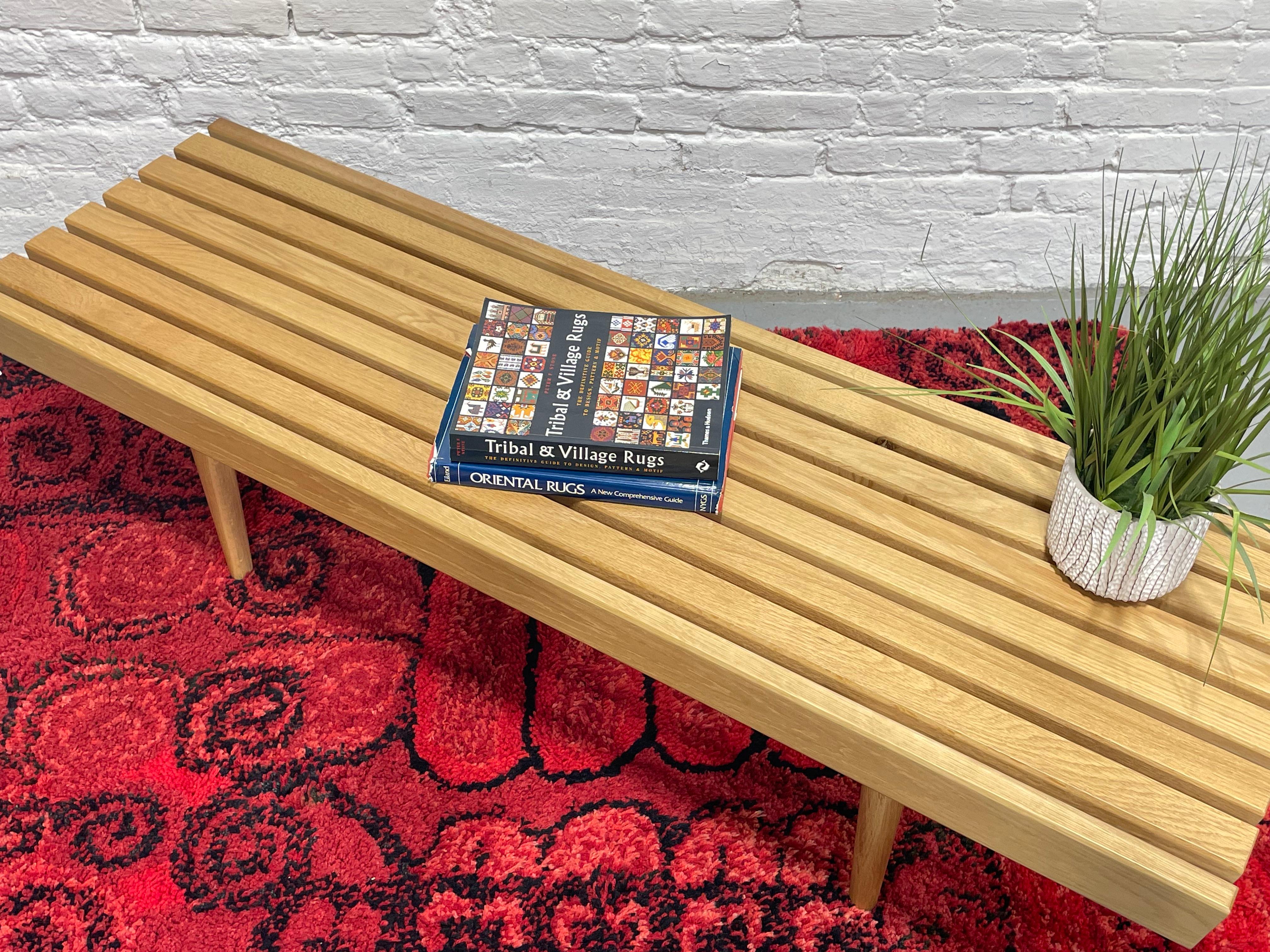 Banc / Table basse SLAT en chêne fait à la main, style Modernité du milieu du siècle dernier en vente 5