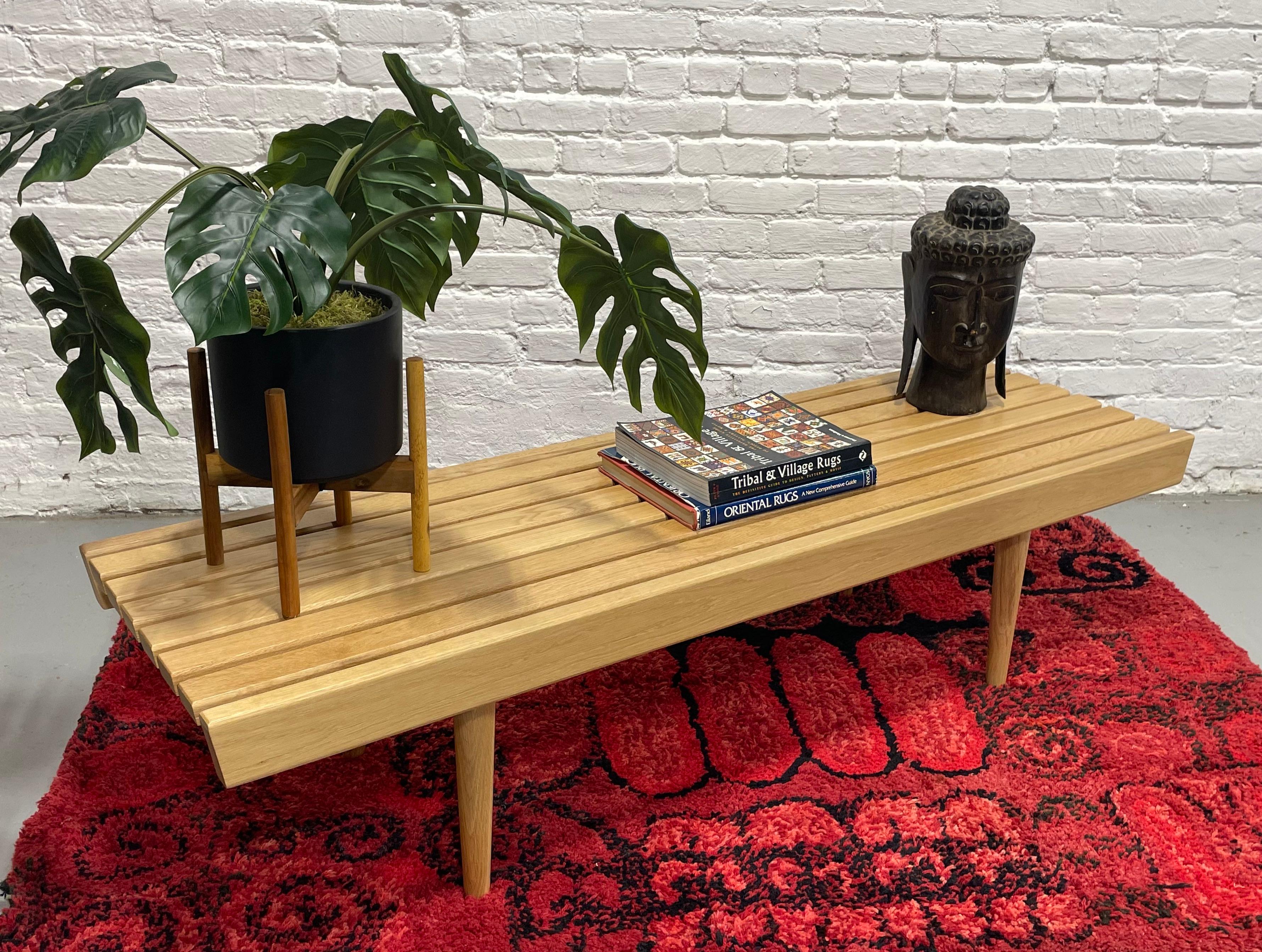 Banc / Table basse SLAT en chêne fait à la main, style Modernité du milieu du siècle dernier en vente 7