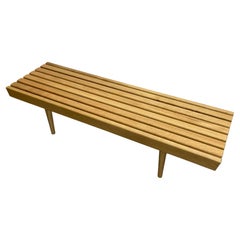 Moderne handgefertigte Eichenholz-SLAT-Bank / Couchtisch aus der Mitte des Jahrhunderts