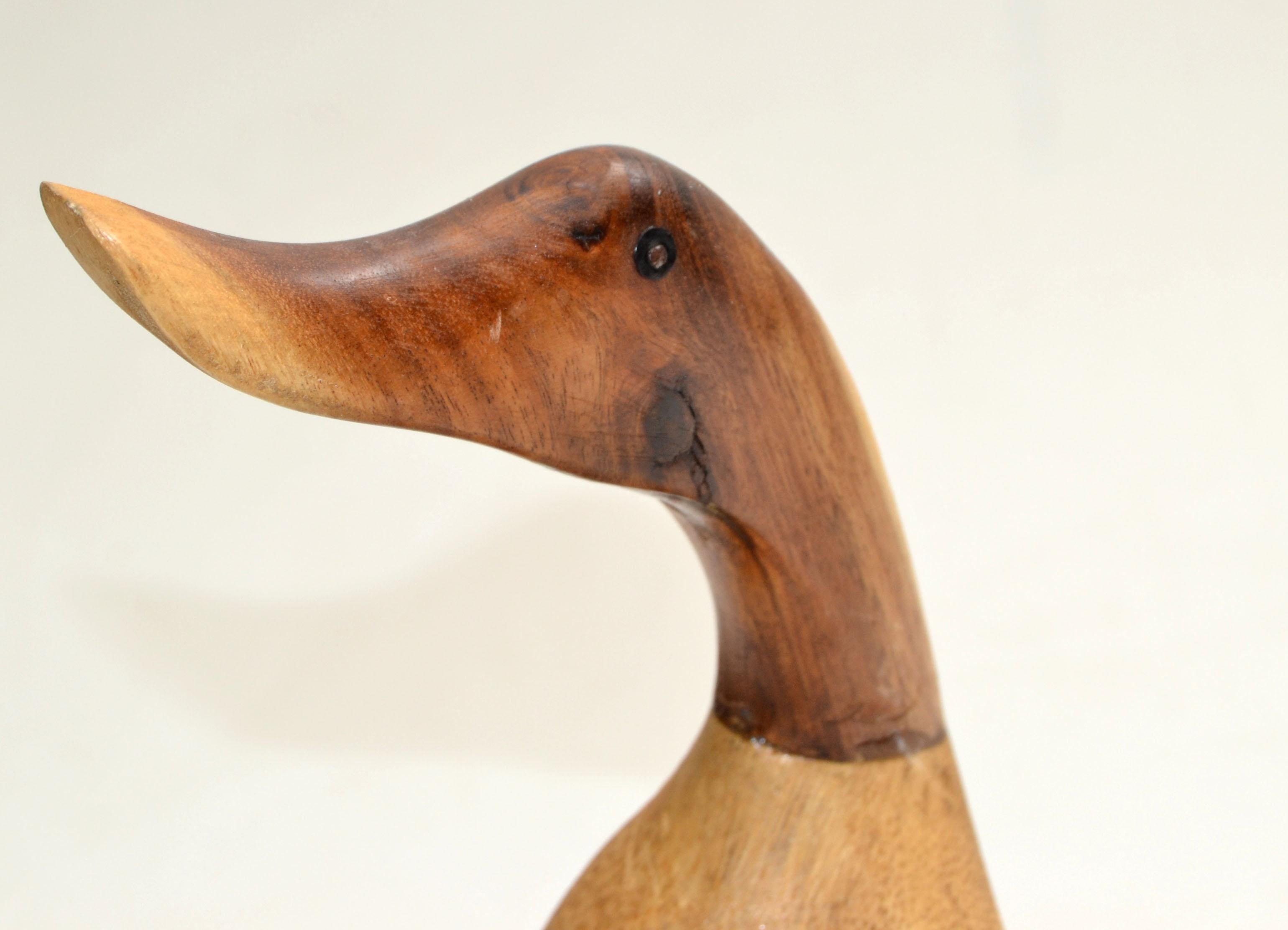 canard en bois sculpte