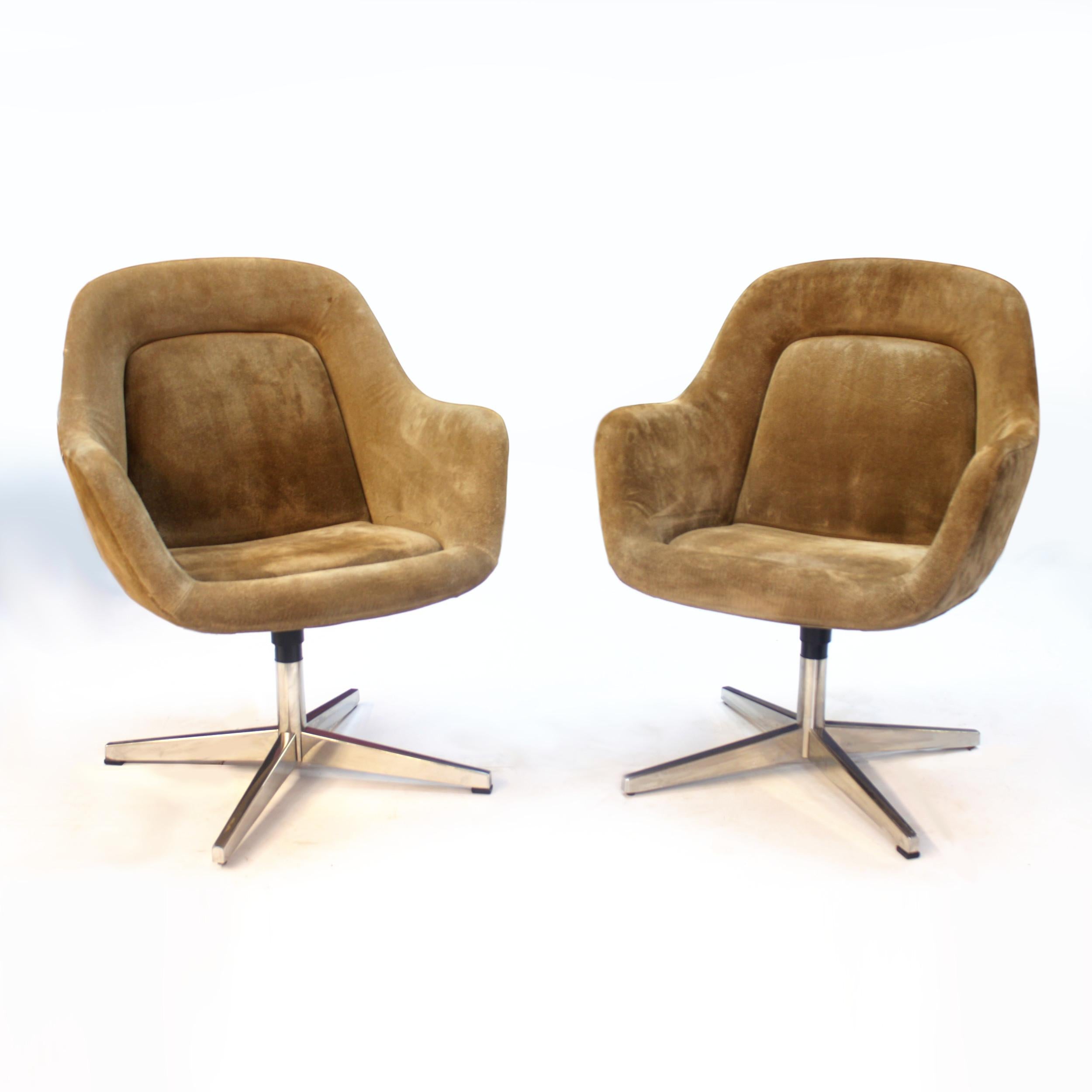 Very nice pair of side chairs designed by Max Pearson for Knoll. Chairs feature rare light-brown suede upholstery, chrome swivel bases, and wonderful midcentury lines. Very comfy and would make a great addition to any midcentury home or office.