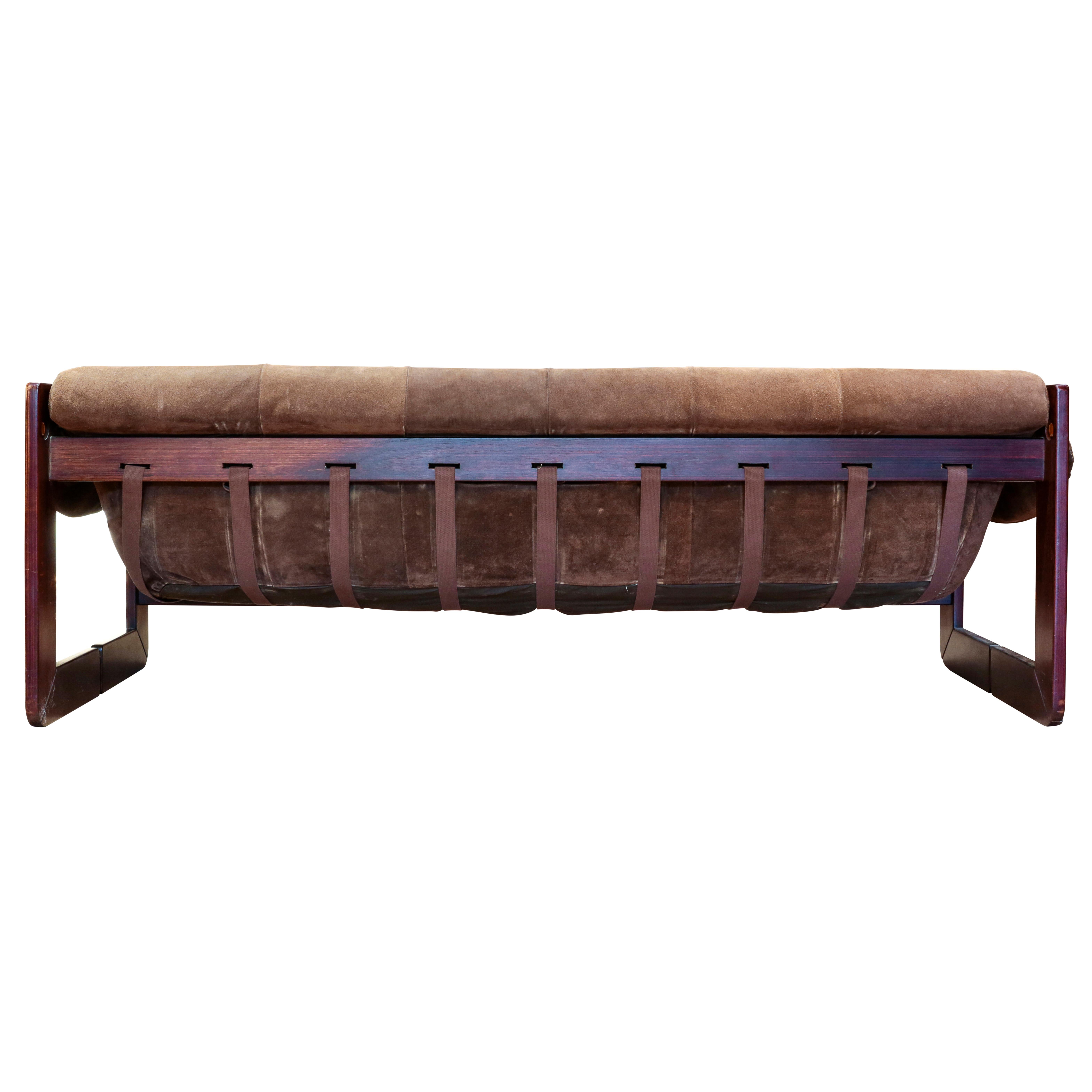 Mid-Century Modern Suede Sofa by Brazilian Architect/Designer Percival Lafer (Moderne der Mitte des Jahrhunderts) im Angebot