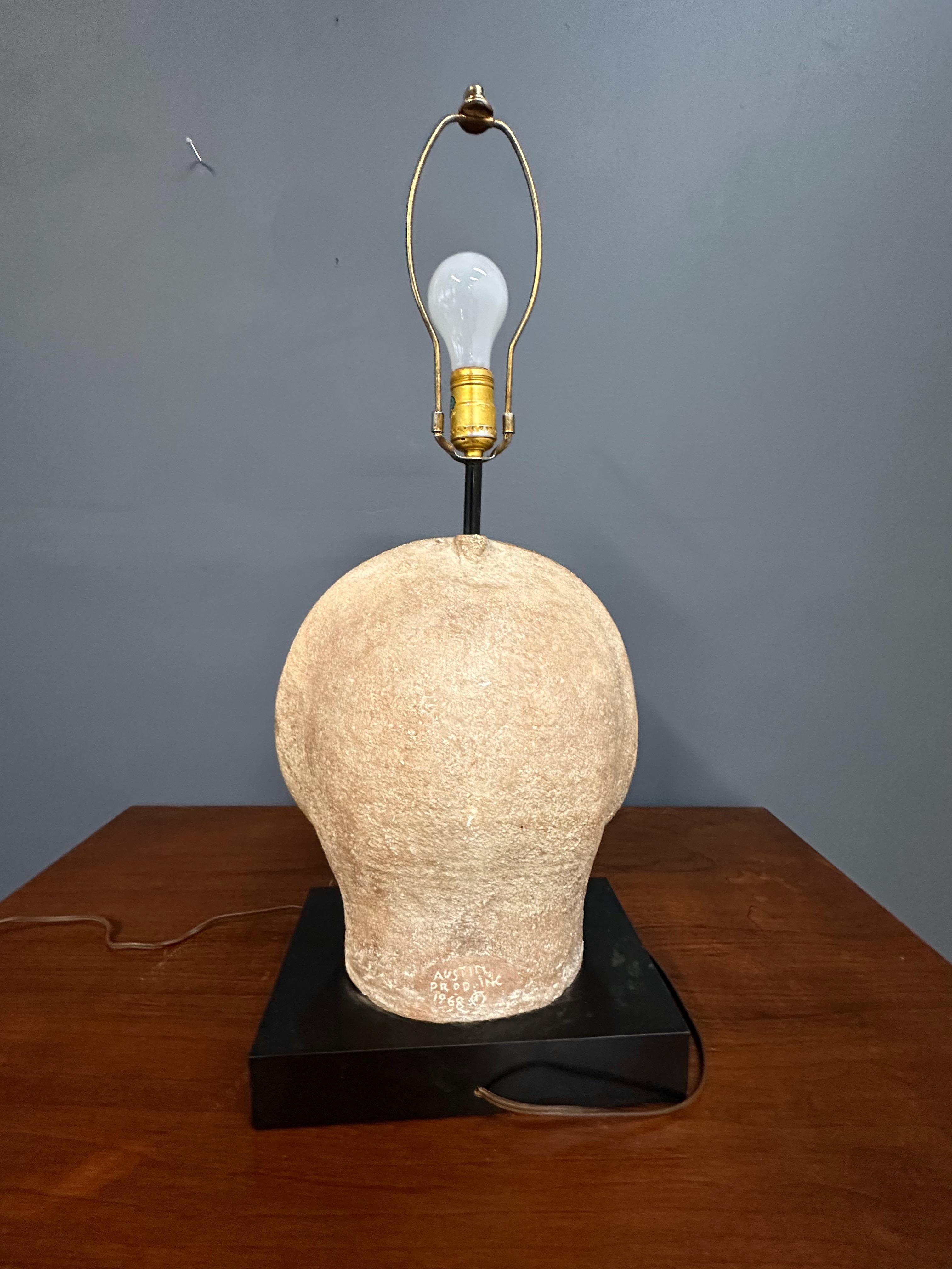 Ceramica Lampada da tavolo Sun Face di Paul Bellardo, in stile Mid-Century Modern, di Austin Productions Inc. in vendita