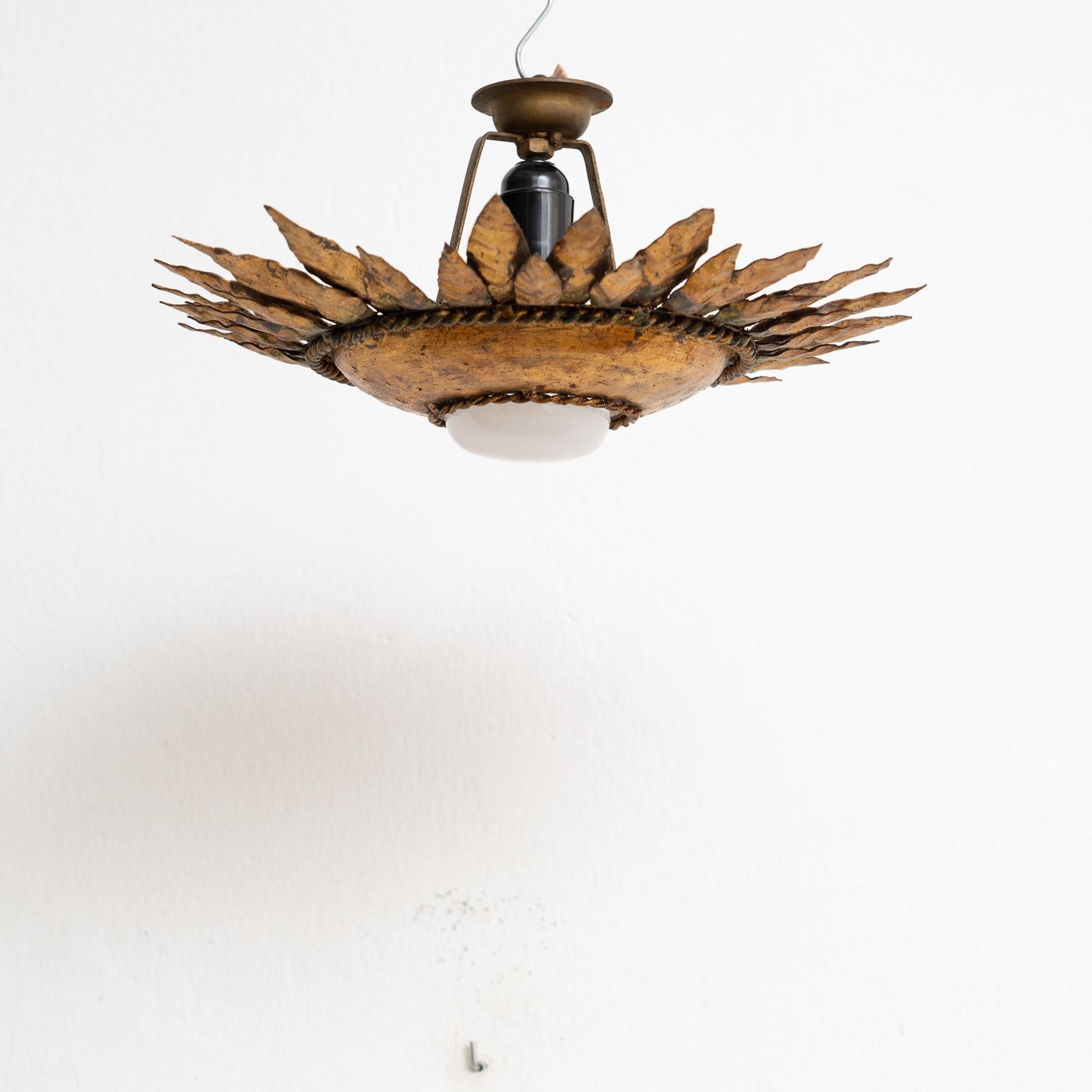 Mid-Century moderno Lampada da soffitto in ottone a raggiera moderna del metà secolo in vendita