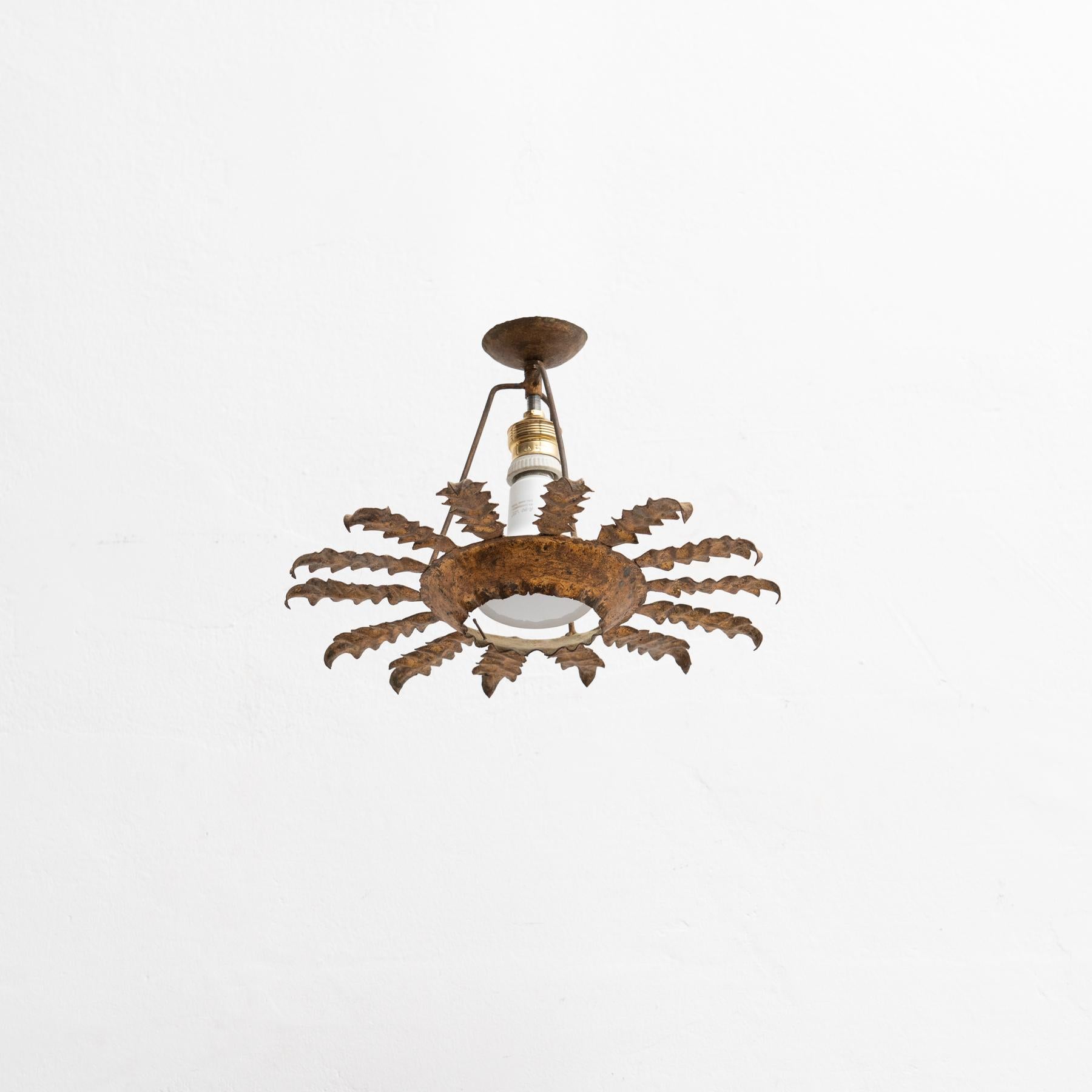 Mid-Century Modern Sunburst Brass Ceiling Lamp In Good Condition For Sale In Barcelona, Barcelona