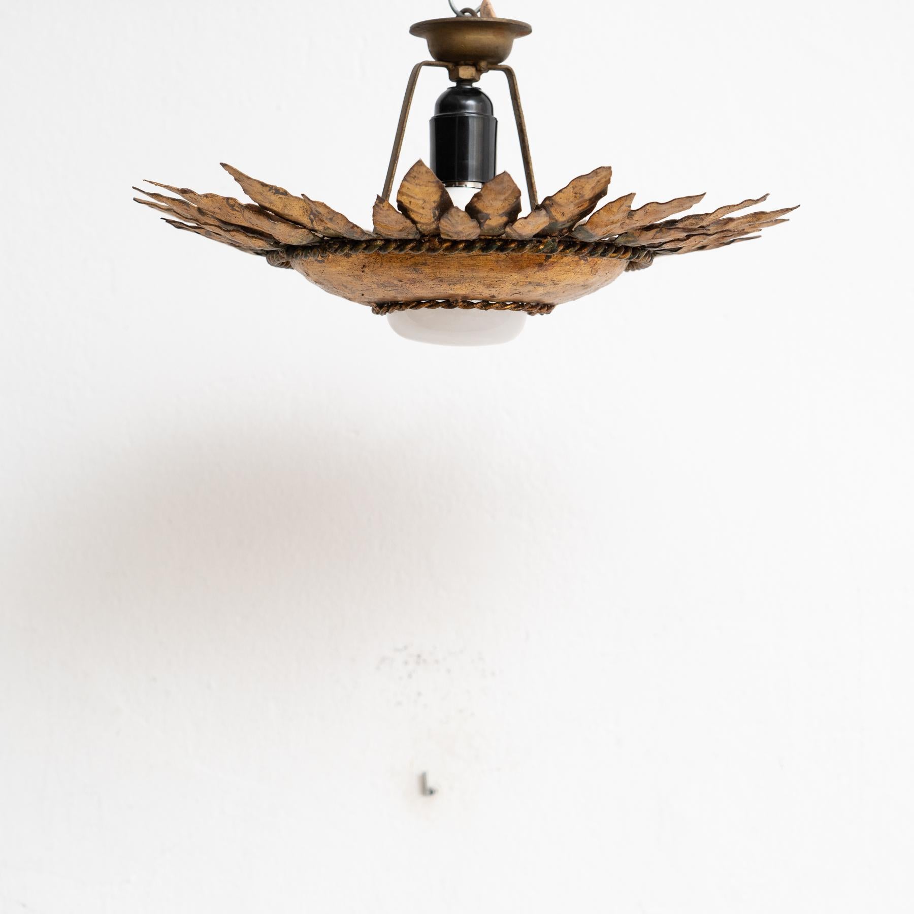 Ottone Lampada da soffitto in ottone a raggiera moderna del metà secolo in vendita