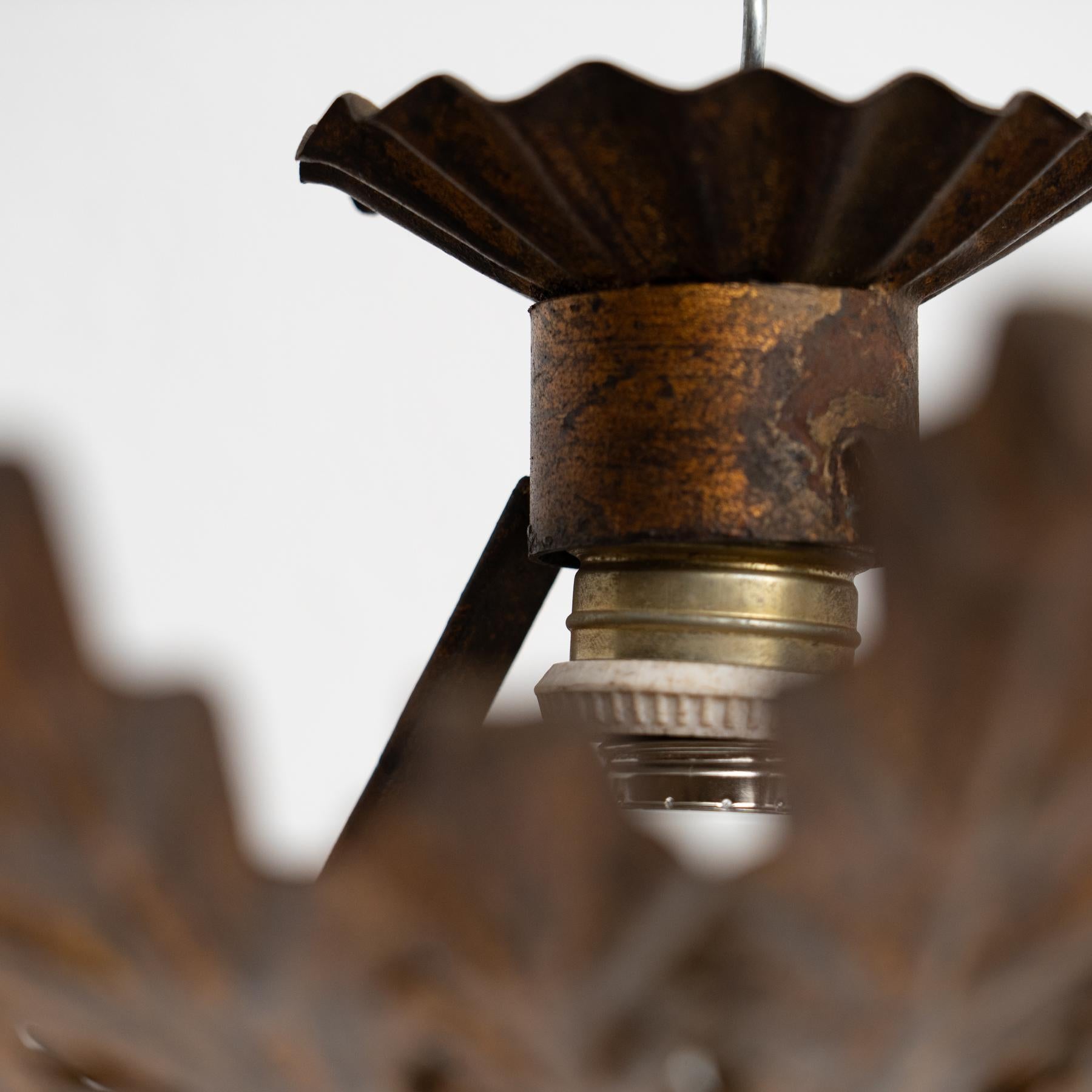 Lampada da soffitto in ottone a raggiera della modernità di metà secolo - Artigianato francese, anni '60 in vendita 1