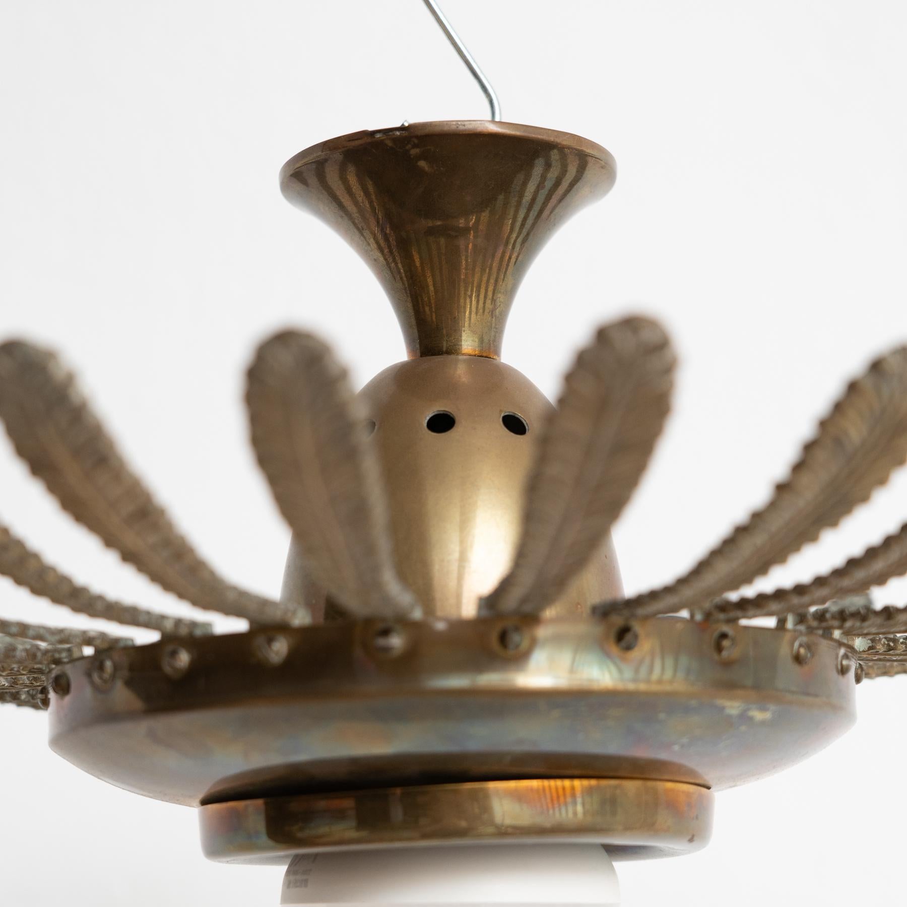 Metà XX secolo Lampada da soffitto in ottone a raggiera moderna di metà secolo - Artigianato francese, circa 196 in vendita