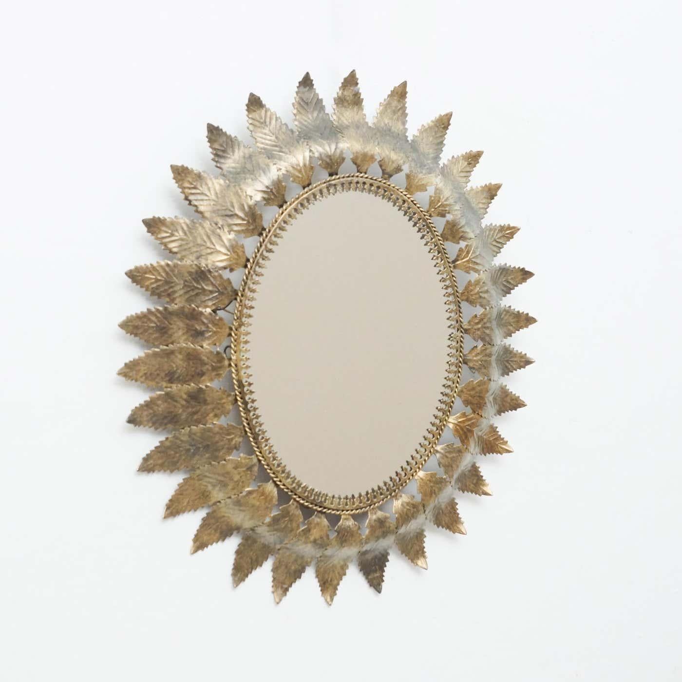 Mid-Century moderno Specchio a raggiera in ottone, metà del secolo scorso, 1960 circa in vendita
