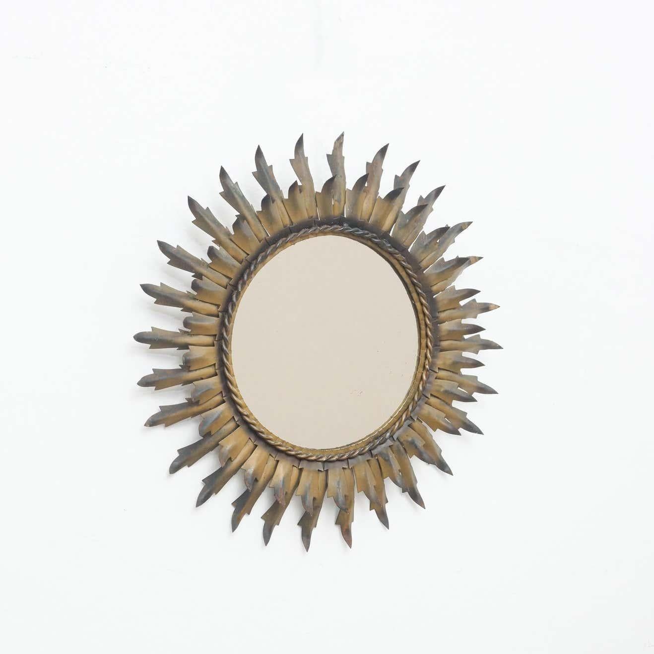 Francese Specchio a raggiera in ottone, metà del secolo scorso, 1960 circa in vendita
