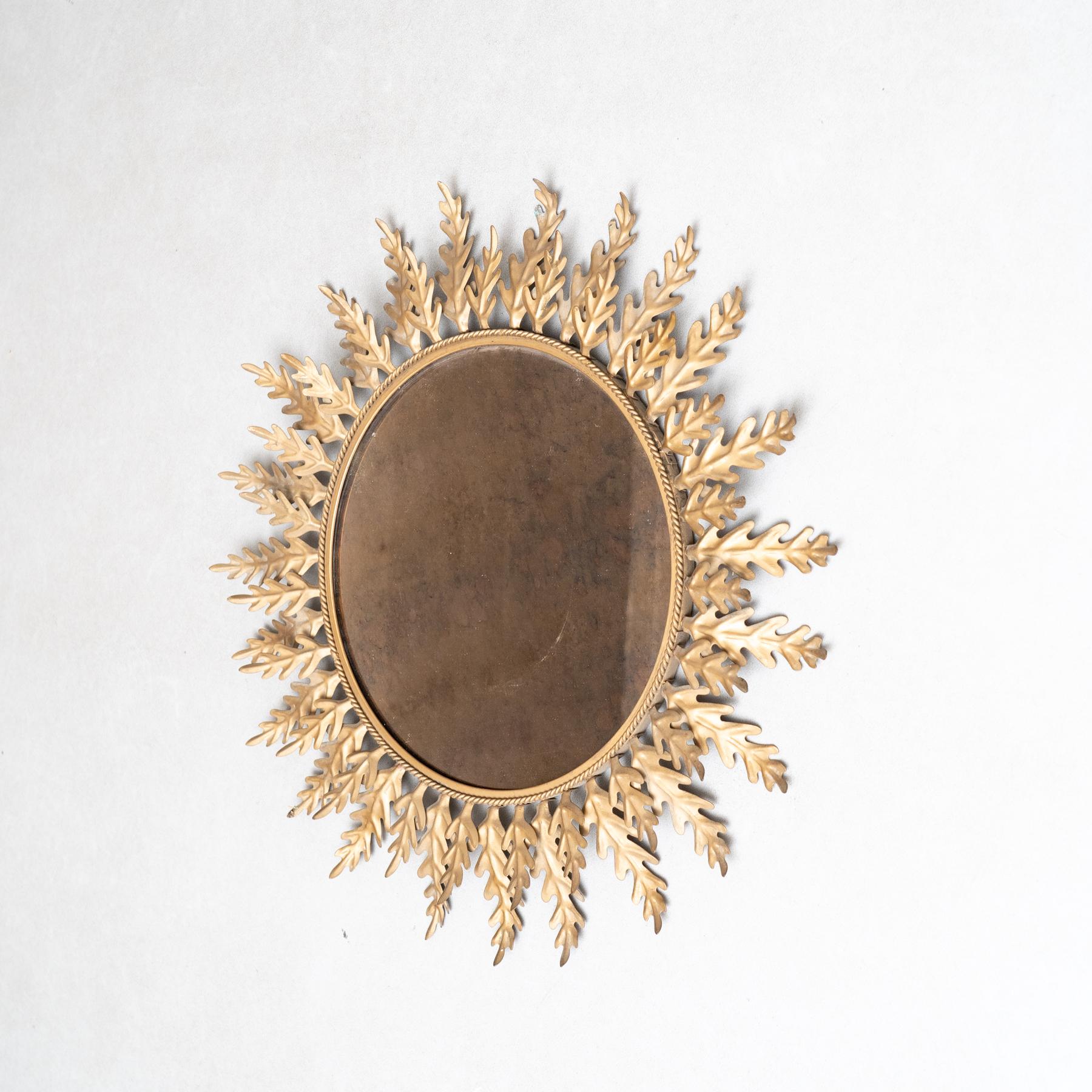 Francese Specchio a raggiera in ottone, metà del secolo scorso, 1960 circa in vendita