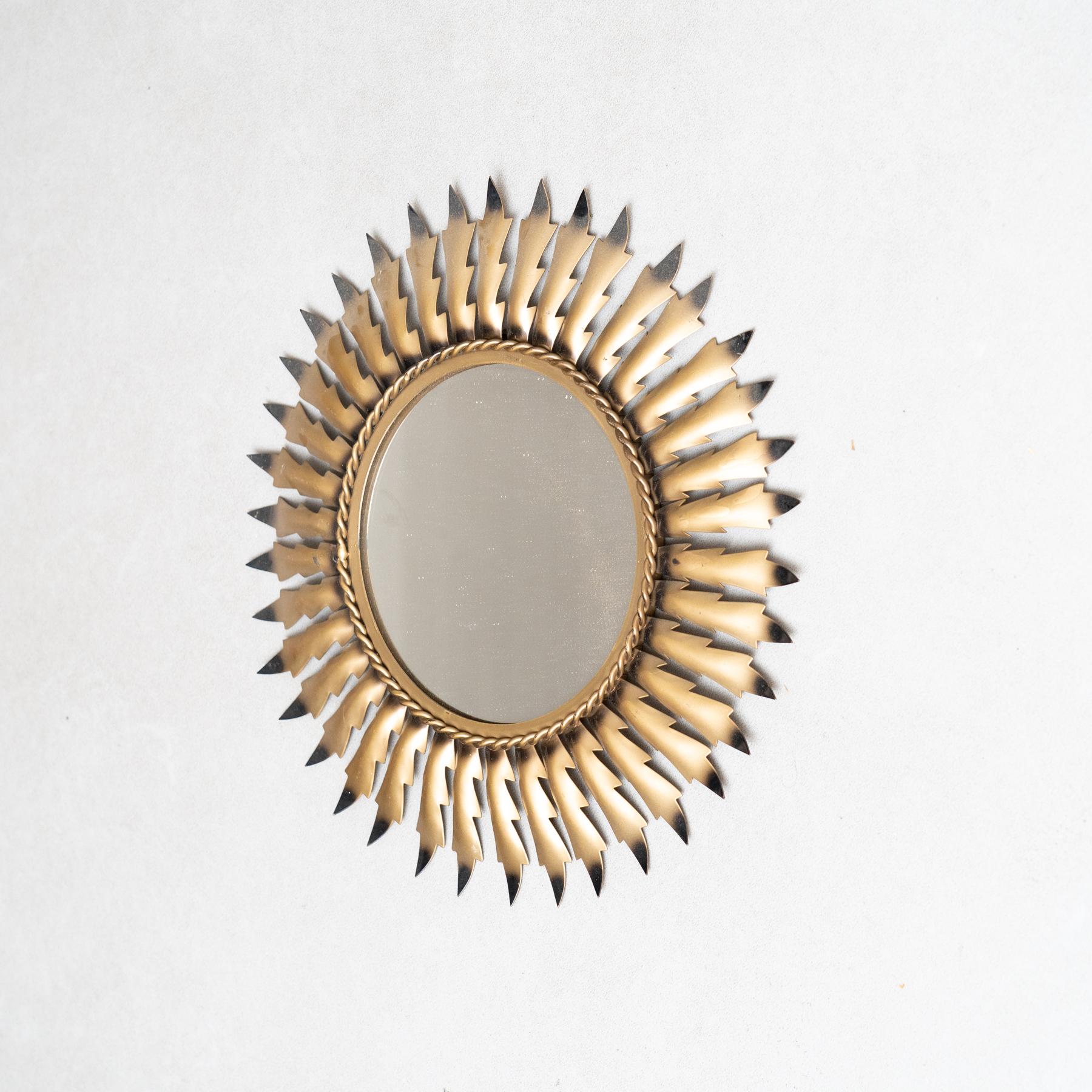 Francese Specchio a raggiera in ottone, metà del secolo scorso, 1960 circa in vendita