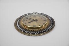 Moderne Mid-Century-Wanduhr mit Sonnenschliff von Meister Quarz aus Messing, 1960er Jahre