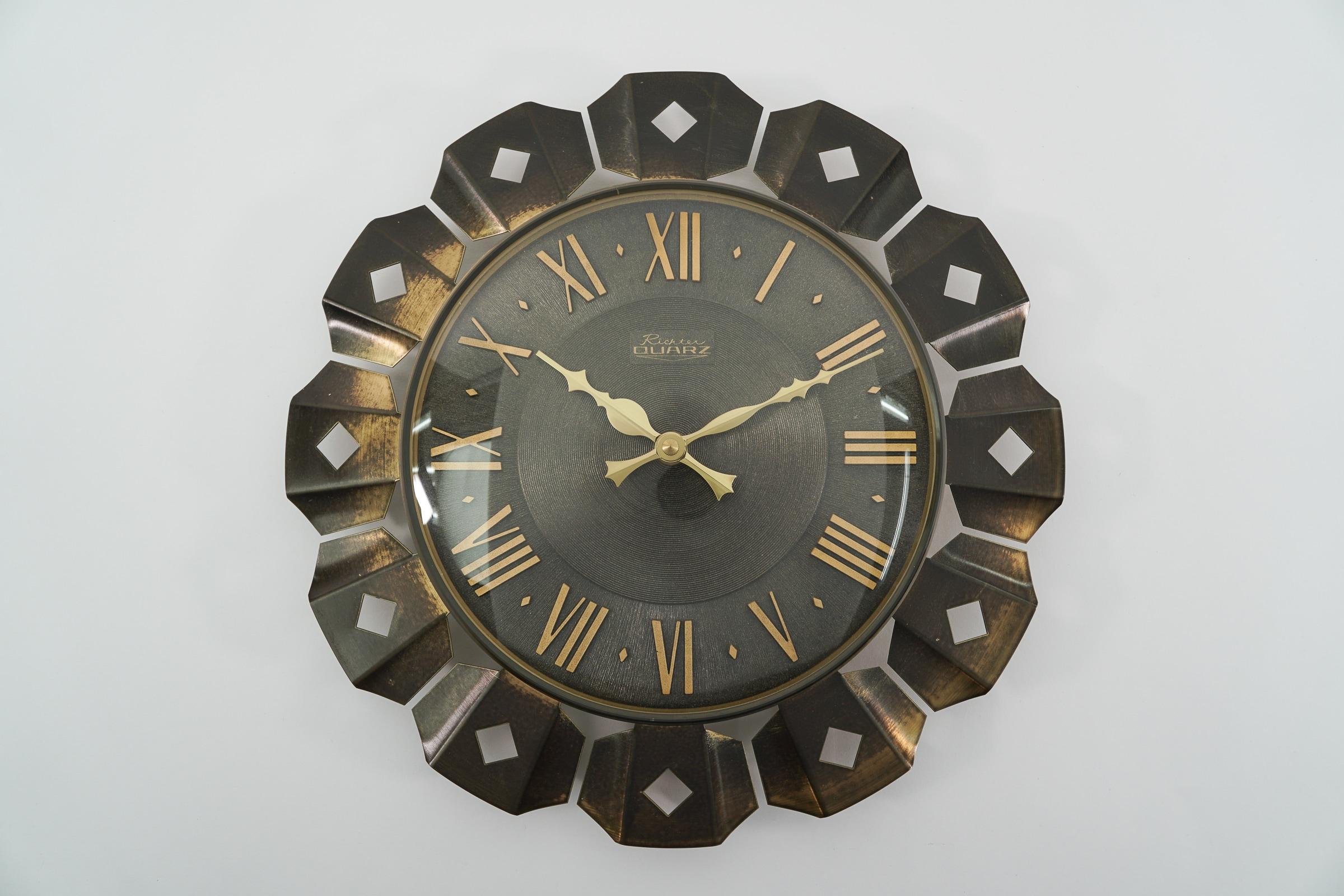 Mid-Century Modern Sunburst Wall Clock by Richter Quarz in Brass, 1960s Germany For Sale 2