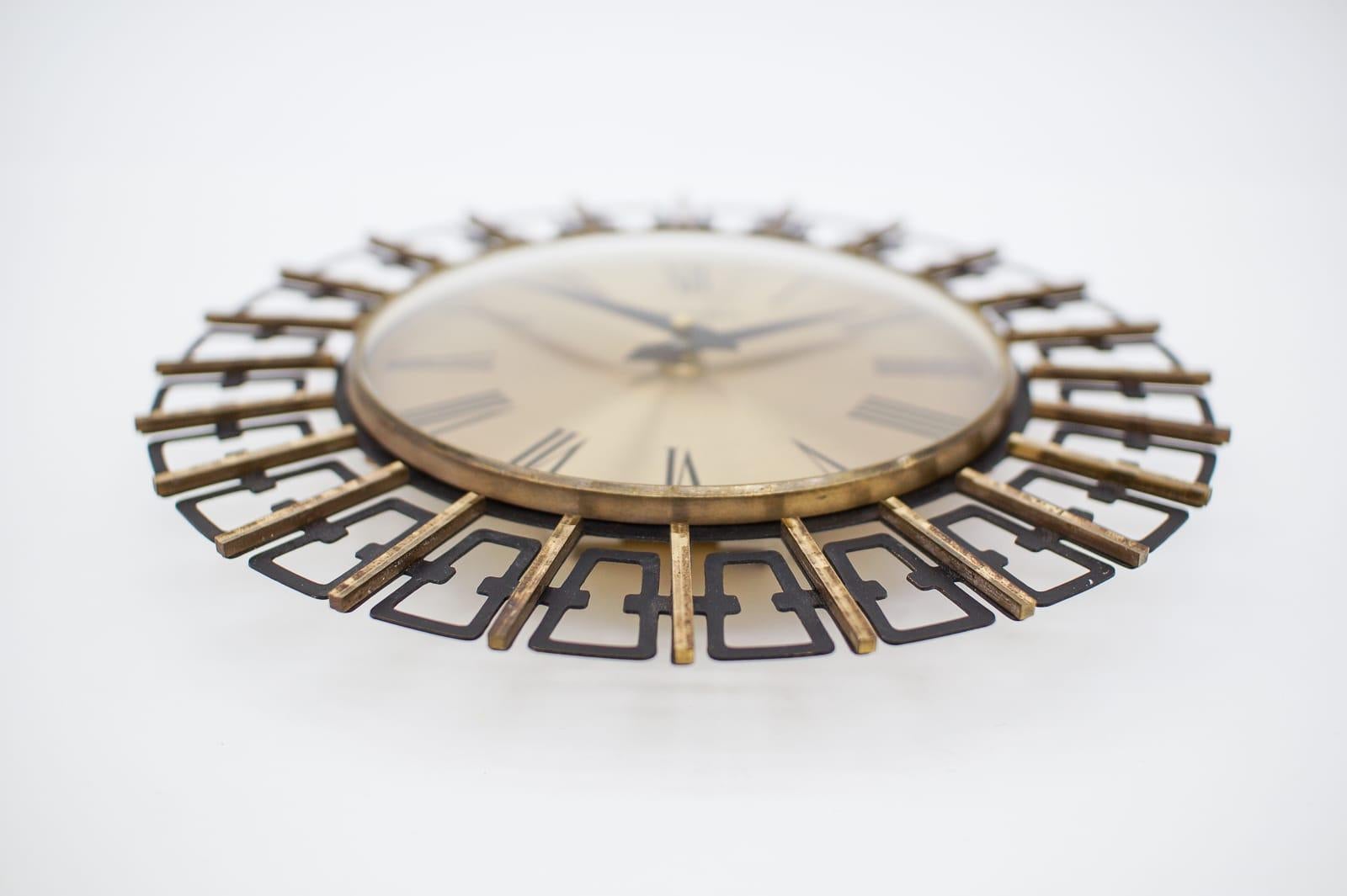 Mid-Century Modern Sunburst Wall Clock in Brass by Dugena, 1960s, Germany For Sale 2