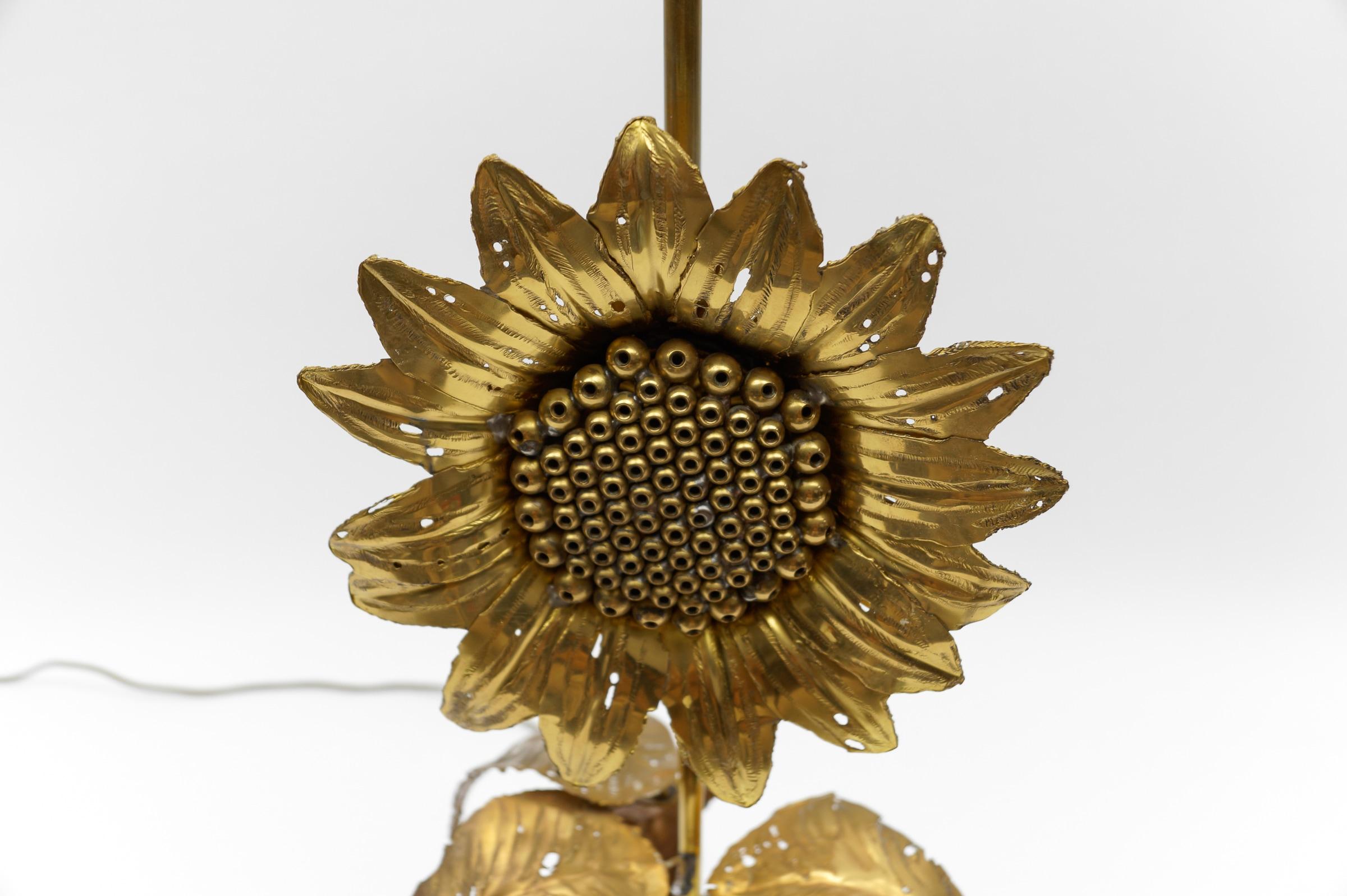 Moderne Sonnenblumen-Tischlampe aus Messing und Holz aus der Mitte des Jahrhunderts, 1960er Jahre   im Angebot 5
